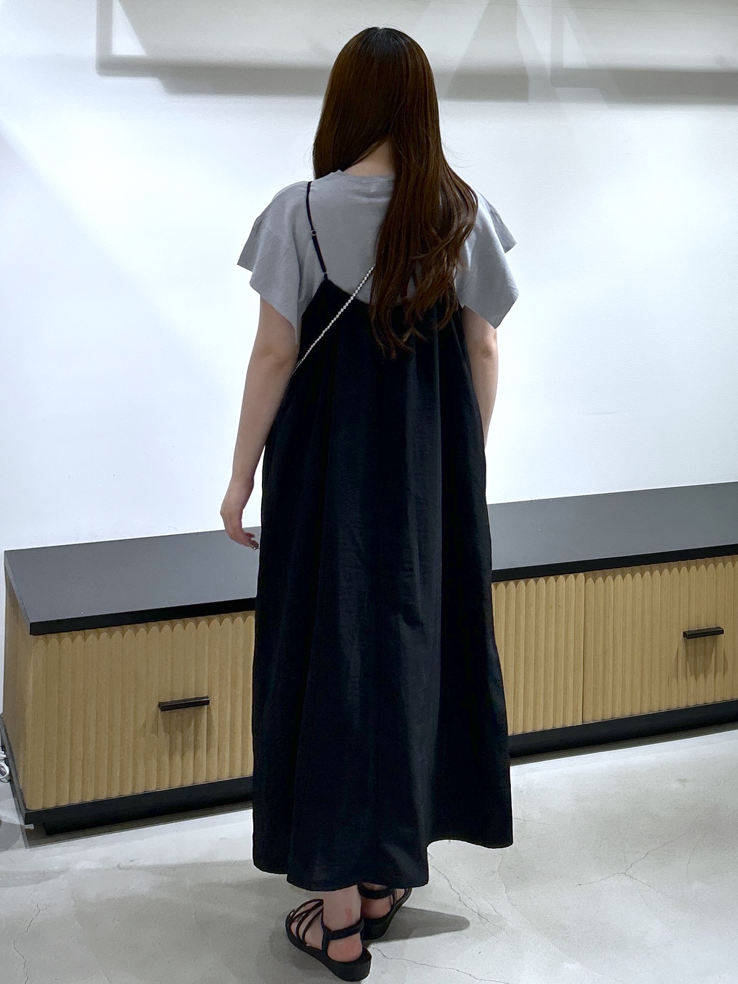 sayaさんの「OPAQUE.CLIP｜『STORY Web7月掲載』ドライタッチラメニット《UV／洗える／6col》」を使ったコーディネート
