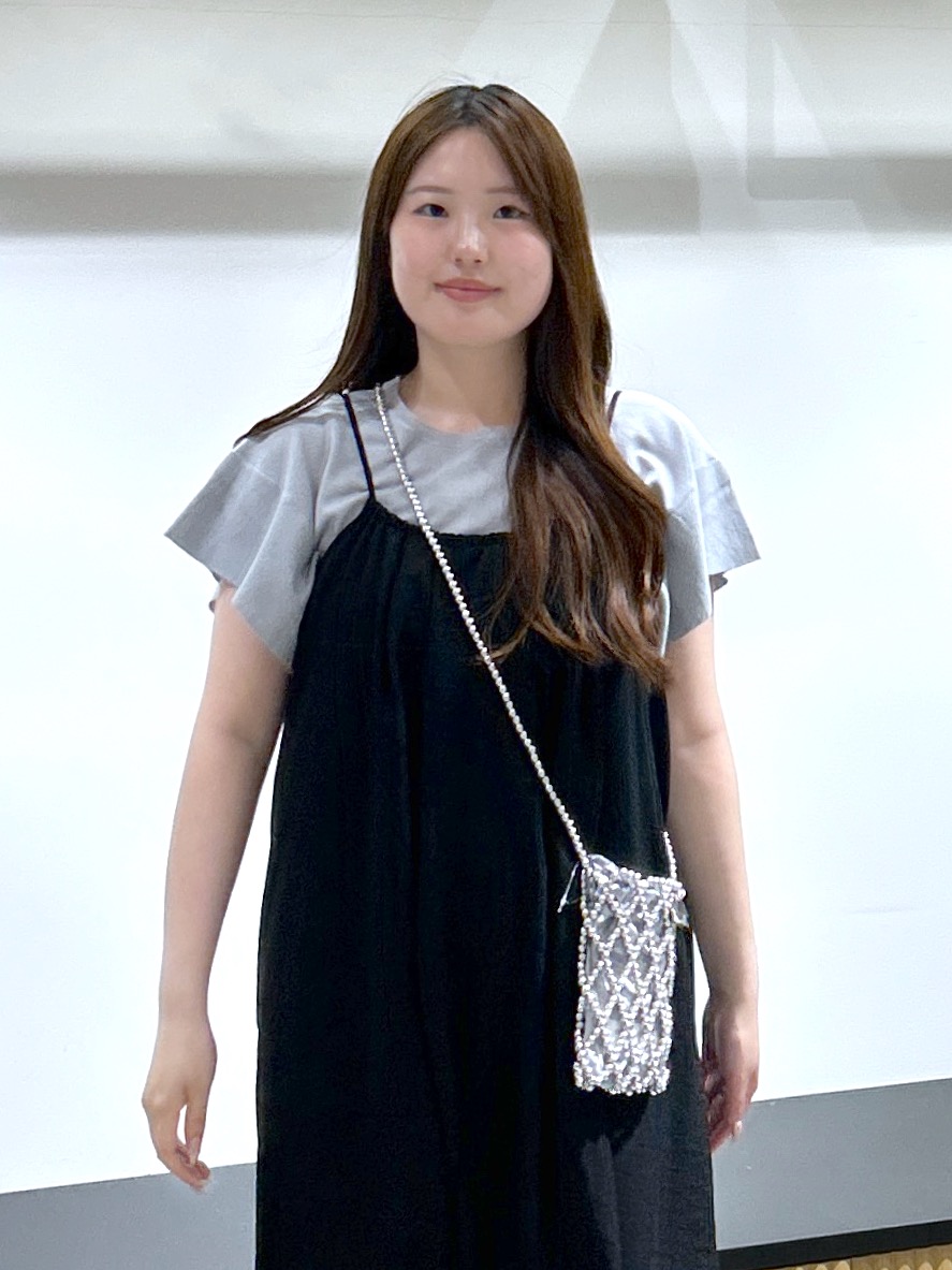 sayaさんの「OPAQUE.CLIP｜『STORY Web7月掲載』ドライタッチラメニット《UV／洗える／6col》」を使ったコーディネート