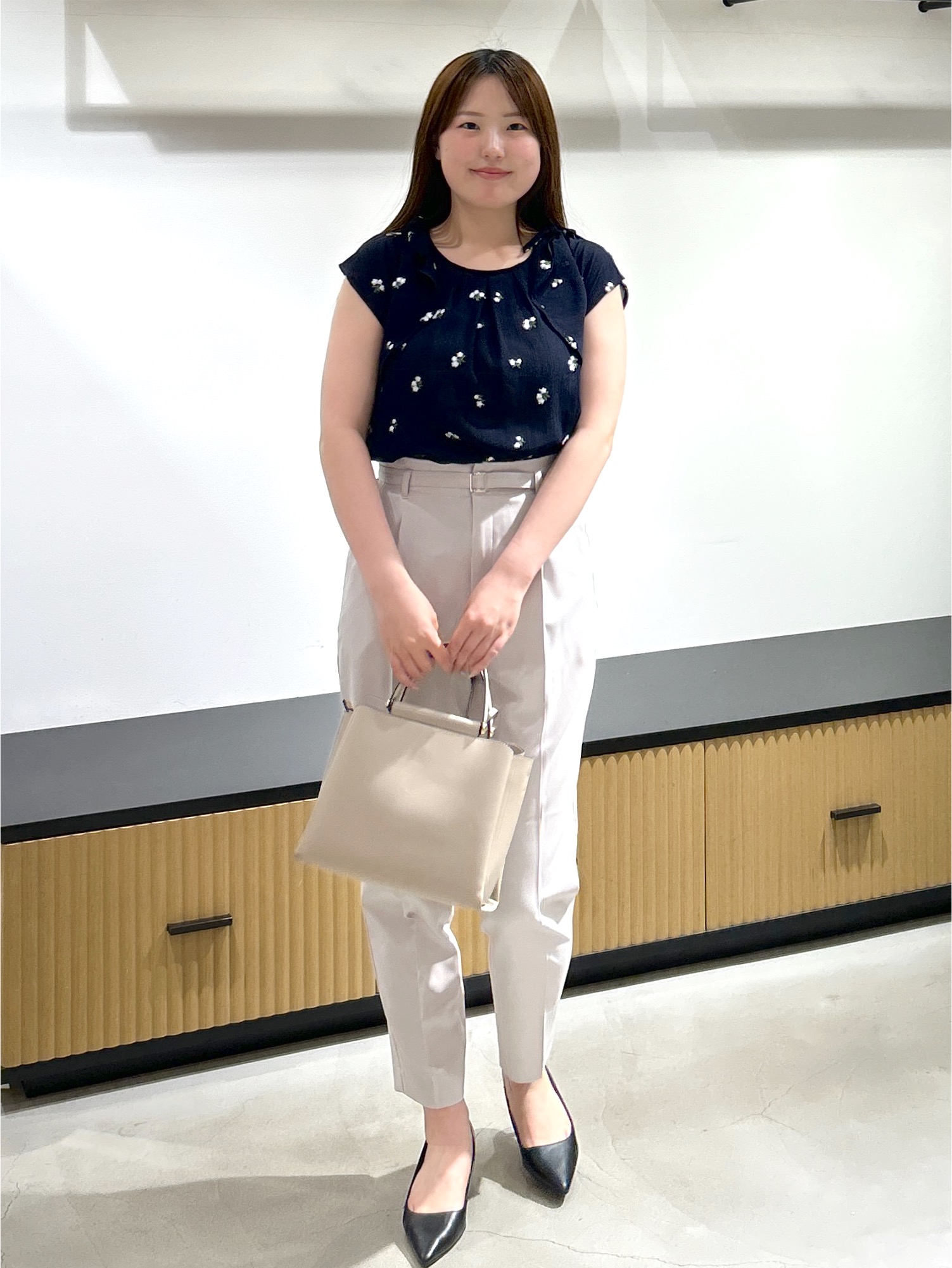 sayaさんの「OPAQUE.CLIP｜2wayフリルリボン刺繍ブラウス【洗濯機OK／イージーアイロン】」を使ったコーディネート