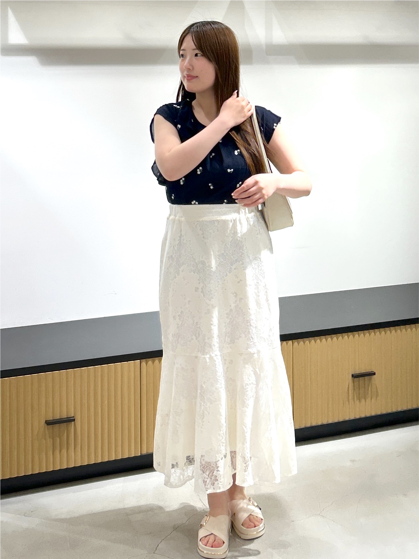 sayaさんの「OPAQUE.CLIP｜2wayフリルリボン刺繍ブラウス【洗濯機OK／イージーアイロン】」を使ったコーディネート