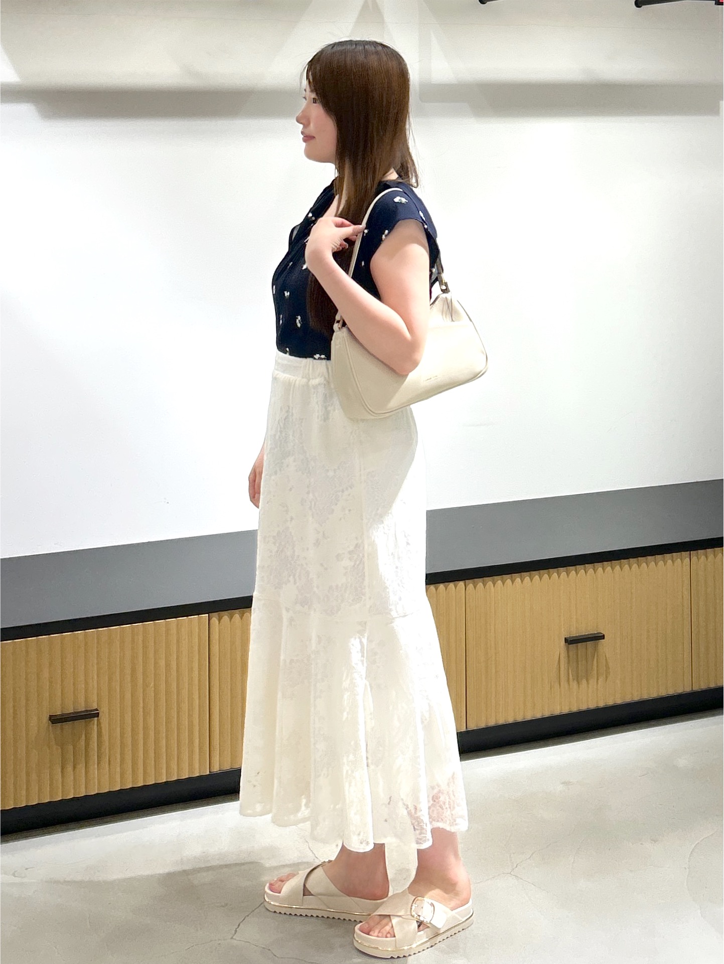 sayaさんの「OPAQUE.CLIP｜2wayフリルリボン刺繍ブラウス【洗濯機OK／イージーアイロン】」を使ったコーディネート