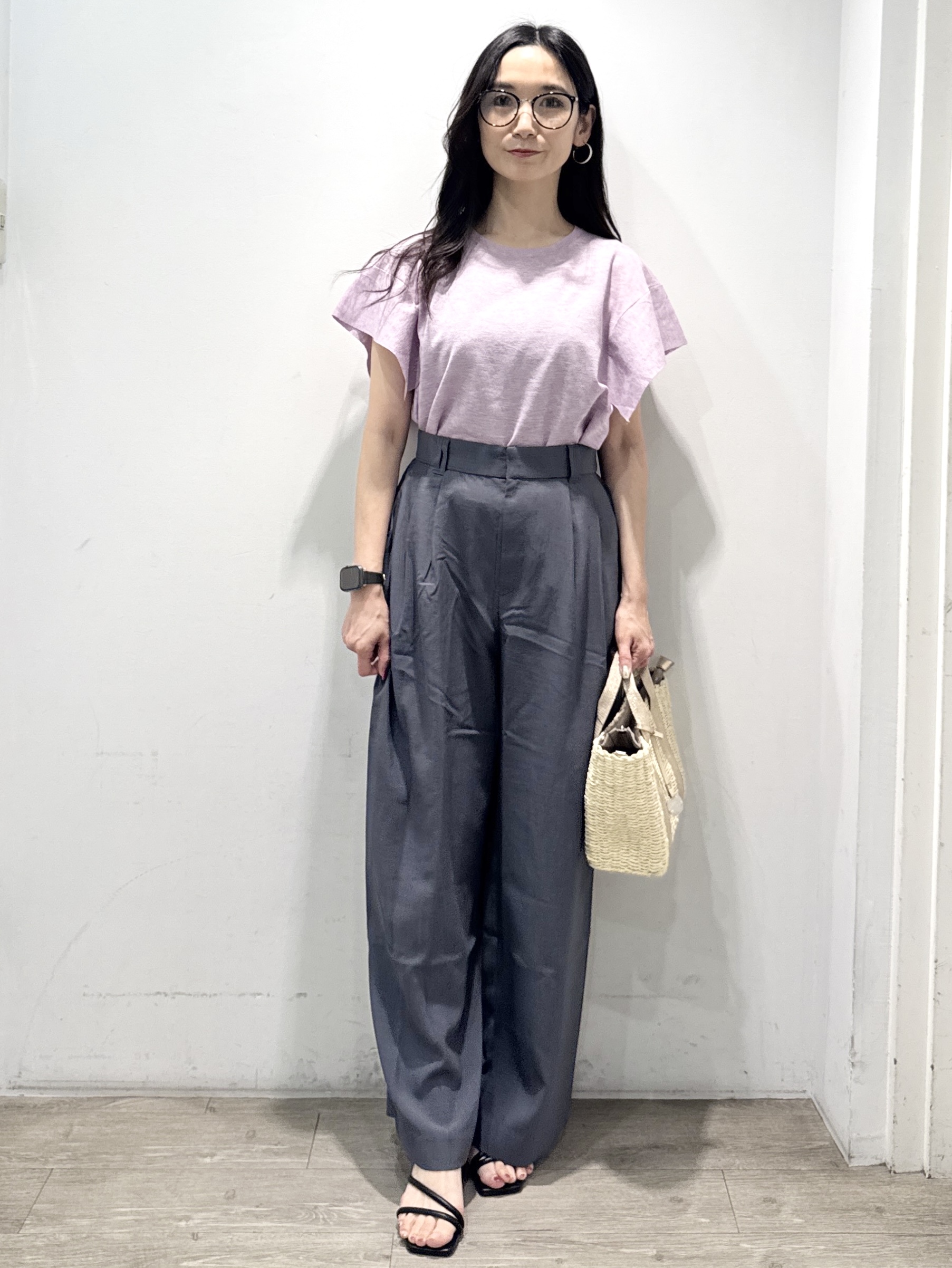 yuicciさんの「OPAQUE.CLIP｜『STORY Web7月掲載』ドライタッチラメニット《UV／洗える／6col》」を使ったコーディネート
