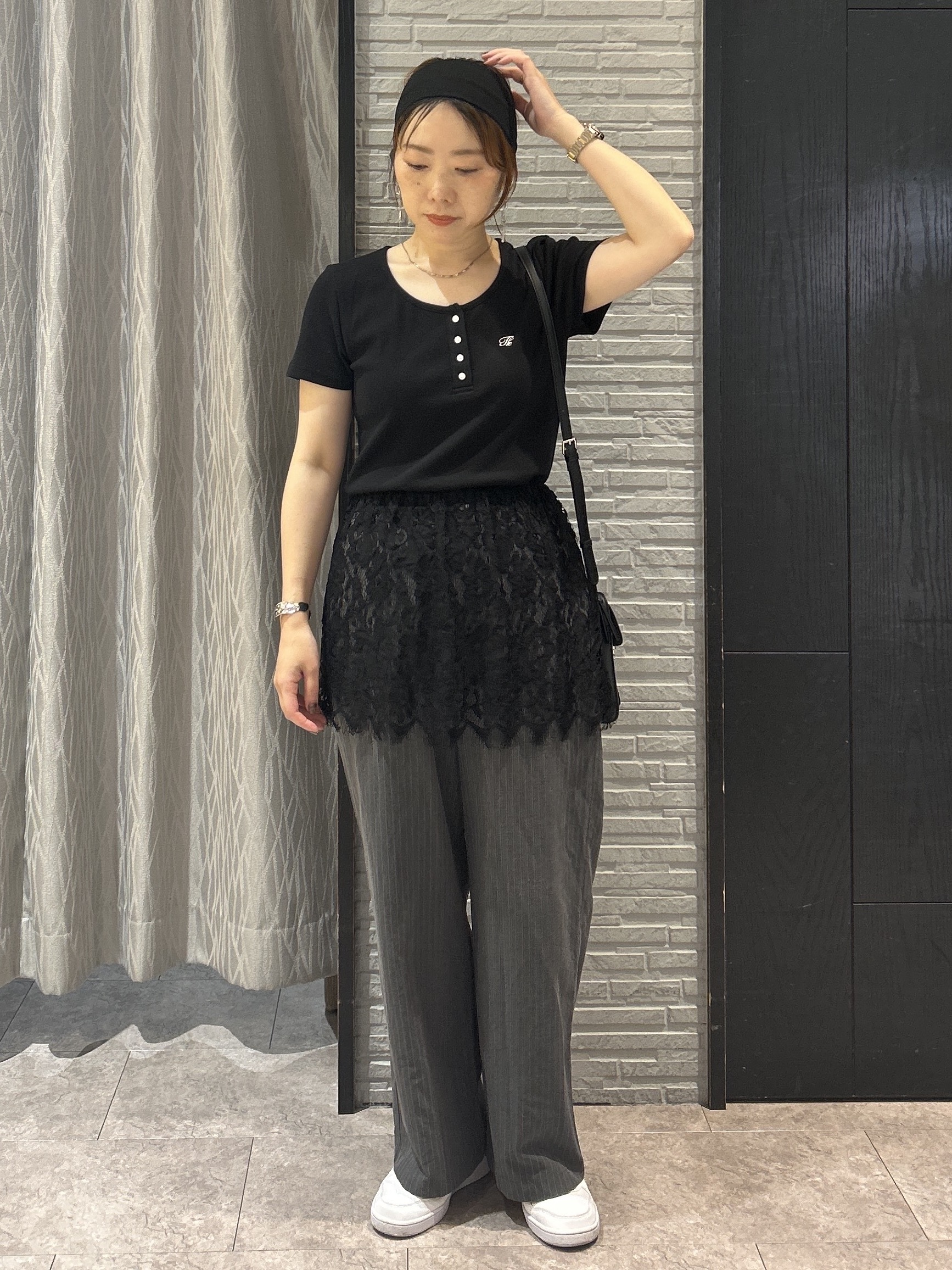ga_riさんの「THE SHOP TK｜ヘンリーネック ワンポイント刺繍トップス」を使ったコーディネート