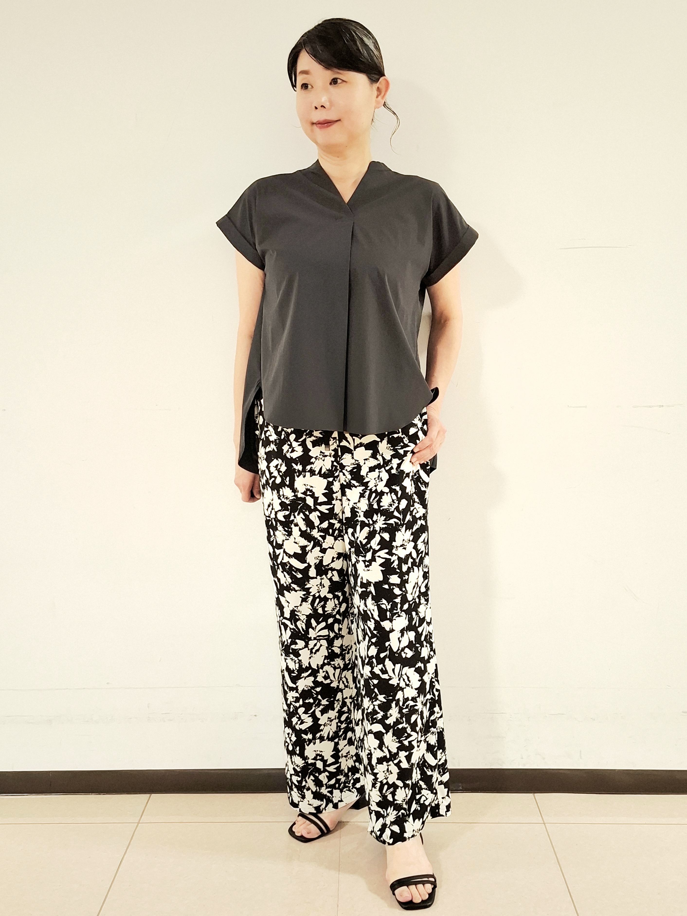 ねぎさんの「UNTITLED｜【吸水速乾/接触冷感】バックプリーツデザインブラウス」を使ったコーディネート