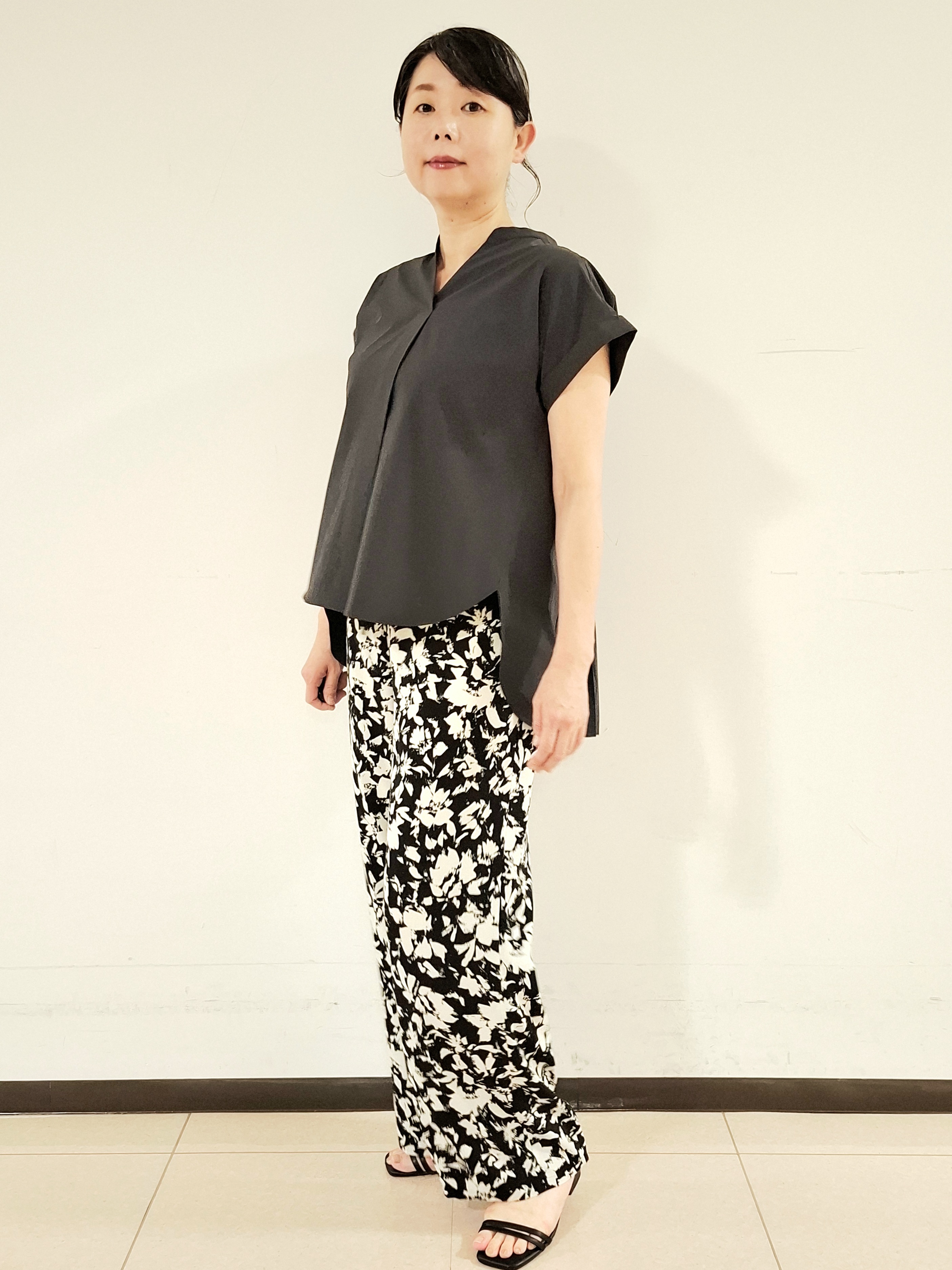 ねぎさんの「UNTITLED｜【吸水速乾/接触冷感】バックプリーツデザインブラウス」を使ったコーディネート