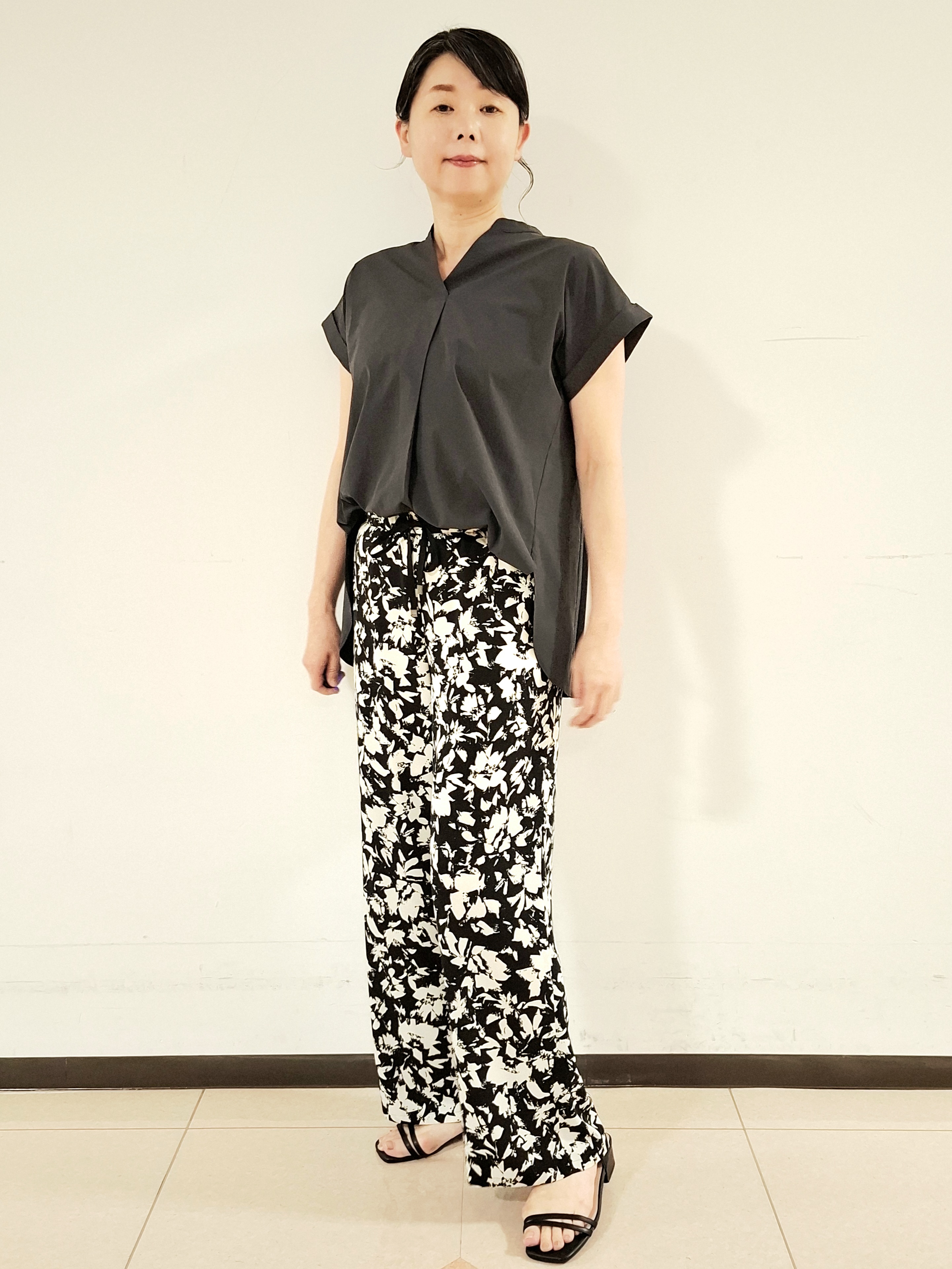 ねぎさんの「UNTITLED｜【吸水速乾/接触冷感】バックプリーツデザインブラウス」を使ったコーディネート