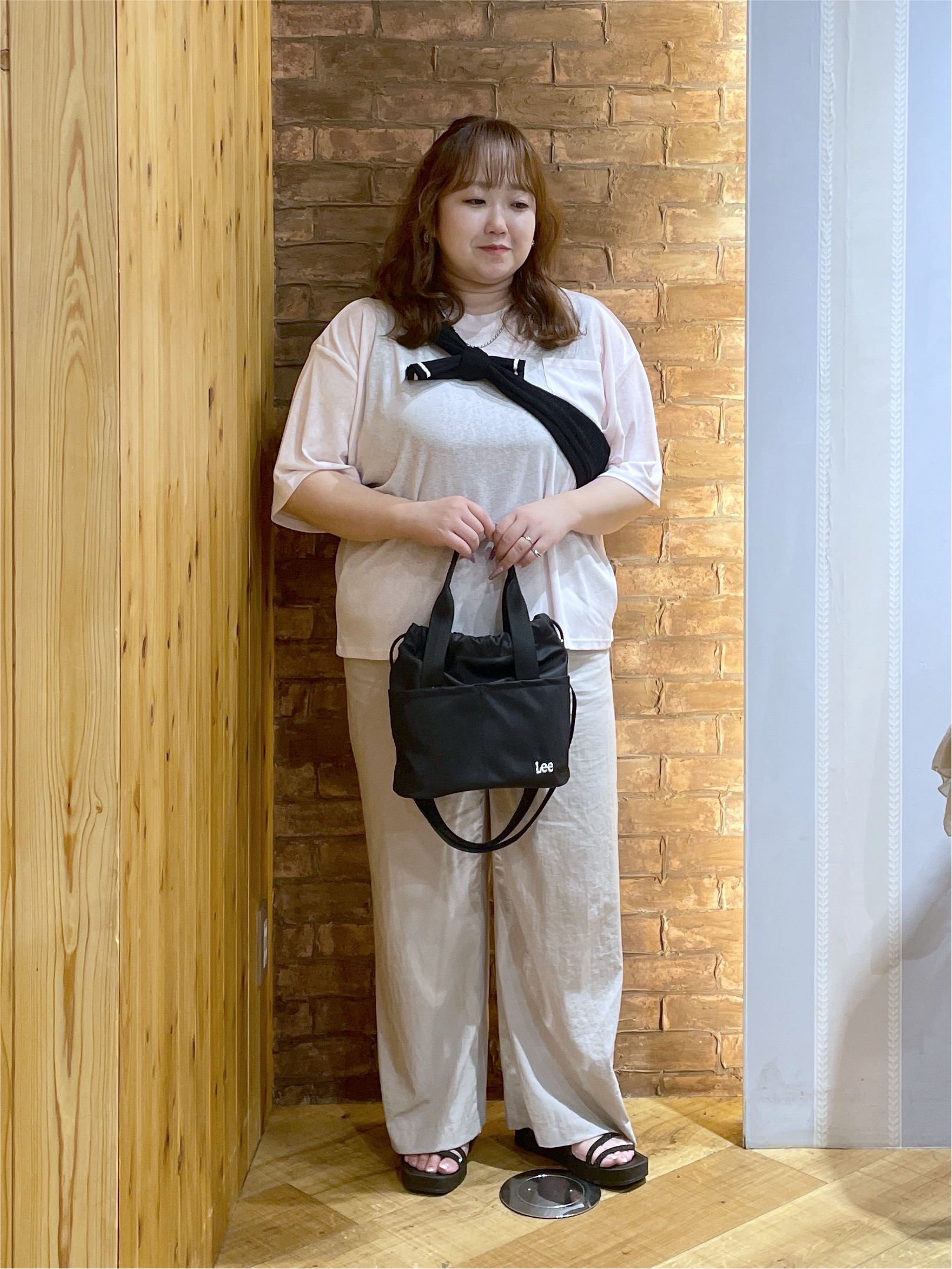 Risaさんの「SHOO･LA･RUE｜【S-LL/洗濯機可】さらっとタッチ ほんのりシアーカーディガン」を使ったコーディネート