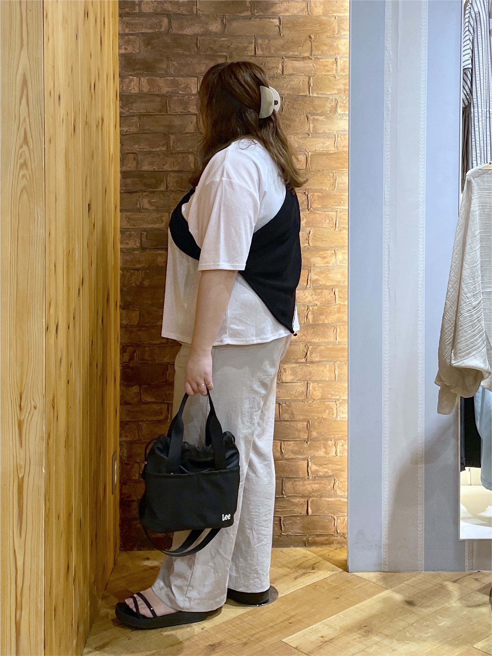 Risaさんの「SHOO･LA･RUE｜【S-LL/洗濯機可】さらっとタッチ ほんのりシアーカーディガン」を使ったコーディネート