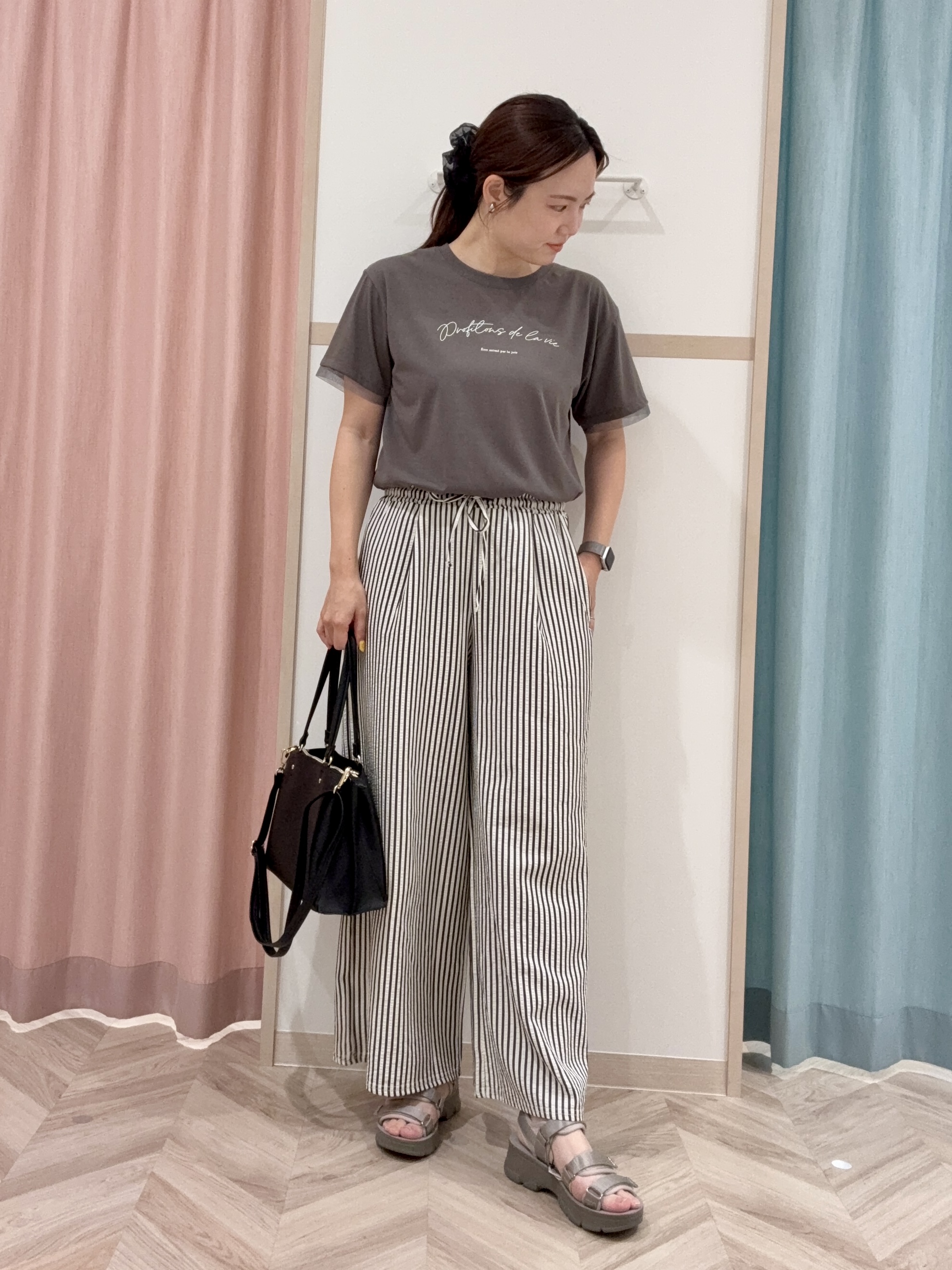 kさんの「SHOO･LA･RUE｜【ひんやり/S-LL/洗濯機可】色・柄選べる お袖チュールレイヤード プリントアソートTシャツ」を使ったコーディネート