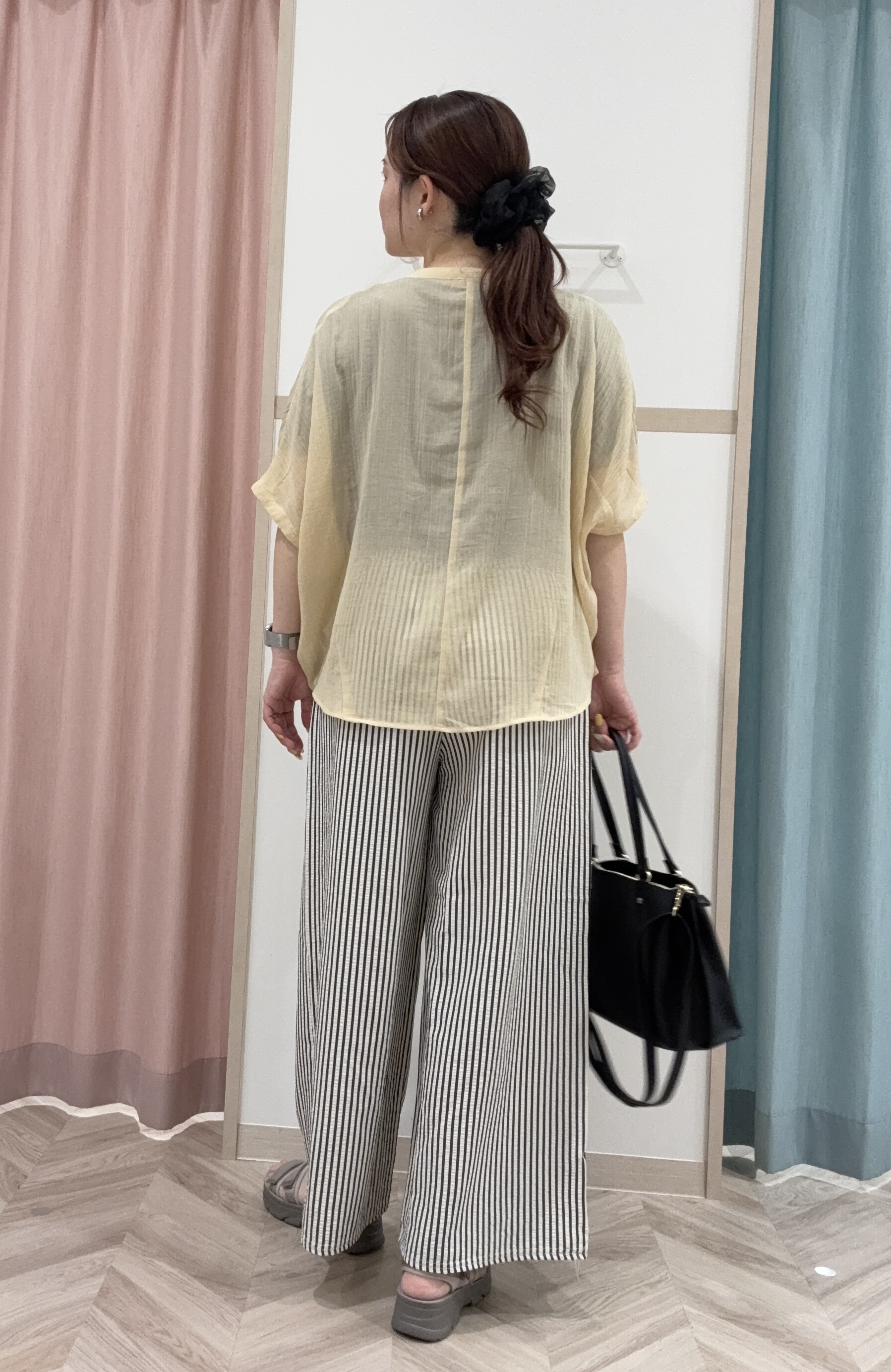 kさんの「SHOO･LA･RUE｜【ひんやり/S-LL/洗濯機可】色・柄選べる お袖チュールレイヤード プリントアソートTシャツ」を使ったコーディネート