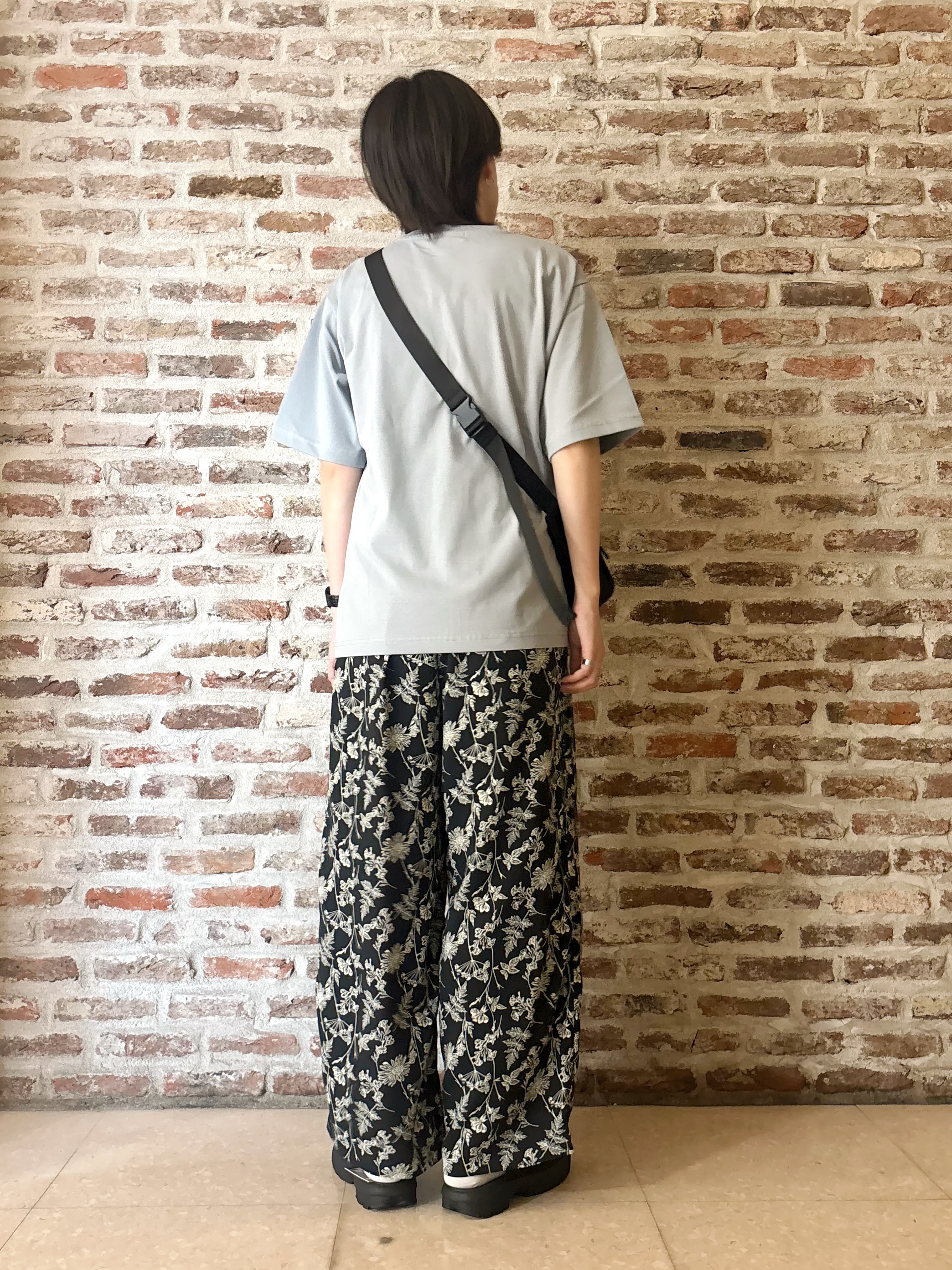 しばさんの「THE SHOP TK｜ワンポイント刺繍 半袖Tシャツ 洗濯機OK」を使ったコーディネート