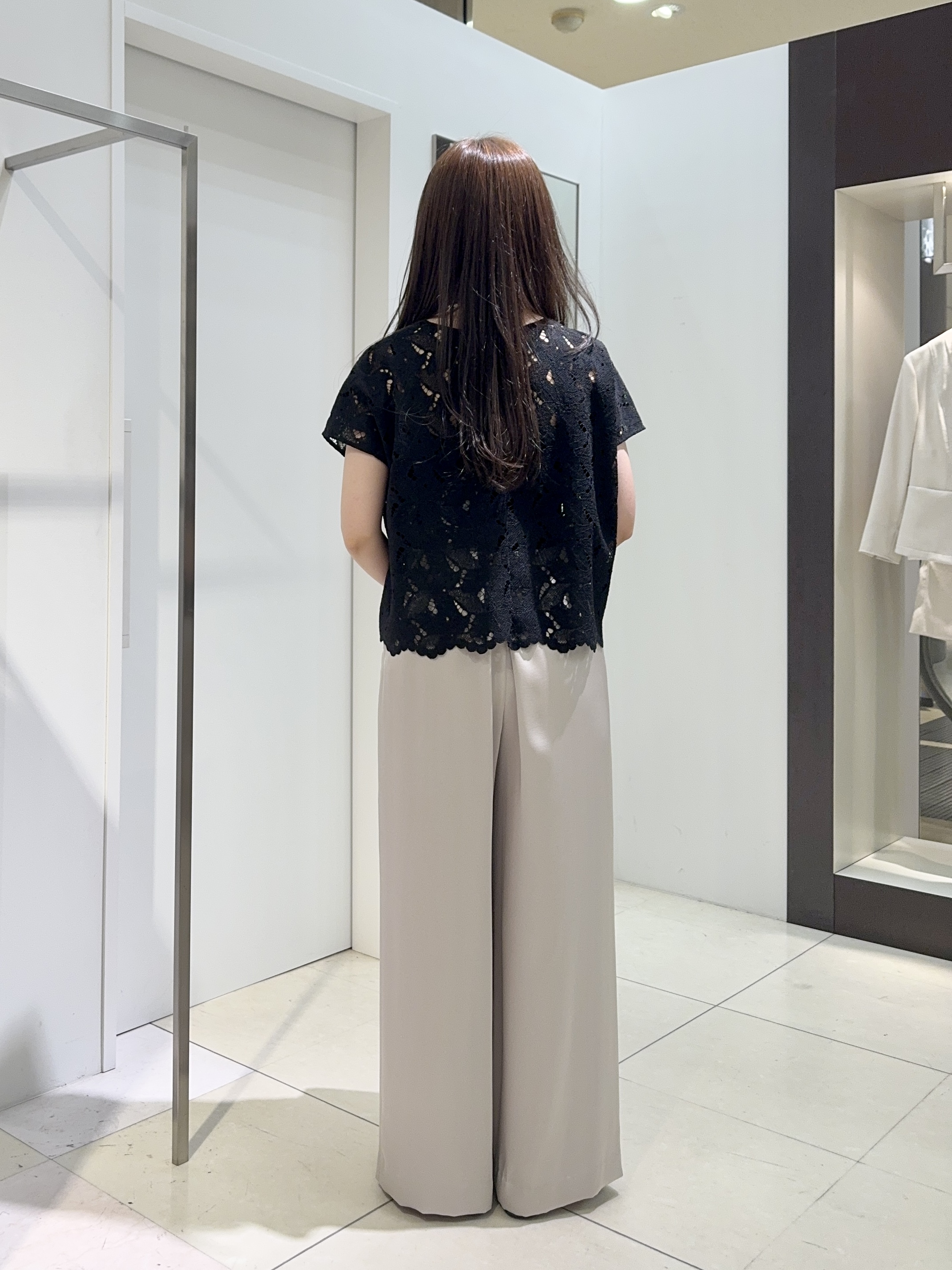 kaoruさんの「UNTITLED｜【セットアップ可/品のある透け感】リーフレースブラウス」を使ったコーディネート