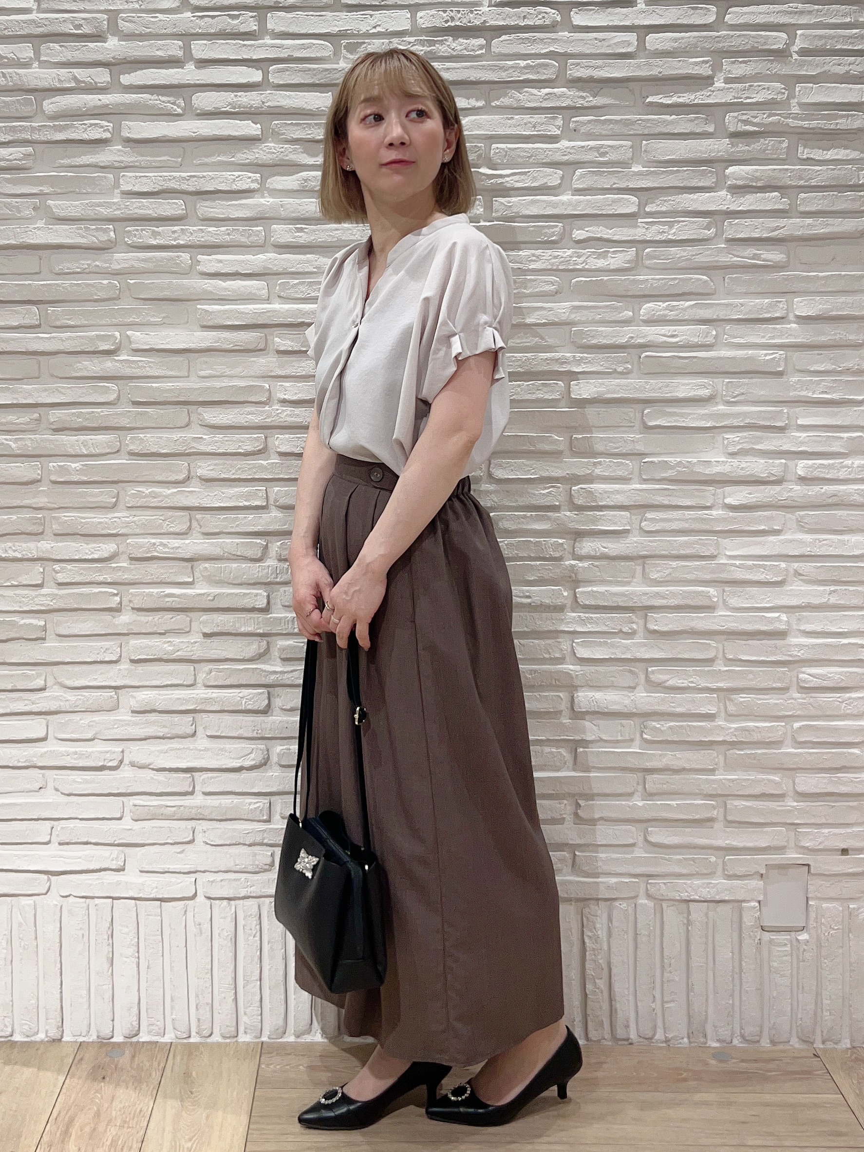 YOSHIMIさんの「index｜【接触冷感／吸水速乾】タックスキッパーブラウス《防シワ／イージーアイロン／洗濯機OK／9col》」を使ったコーディネート