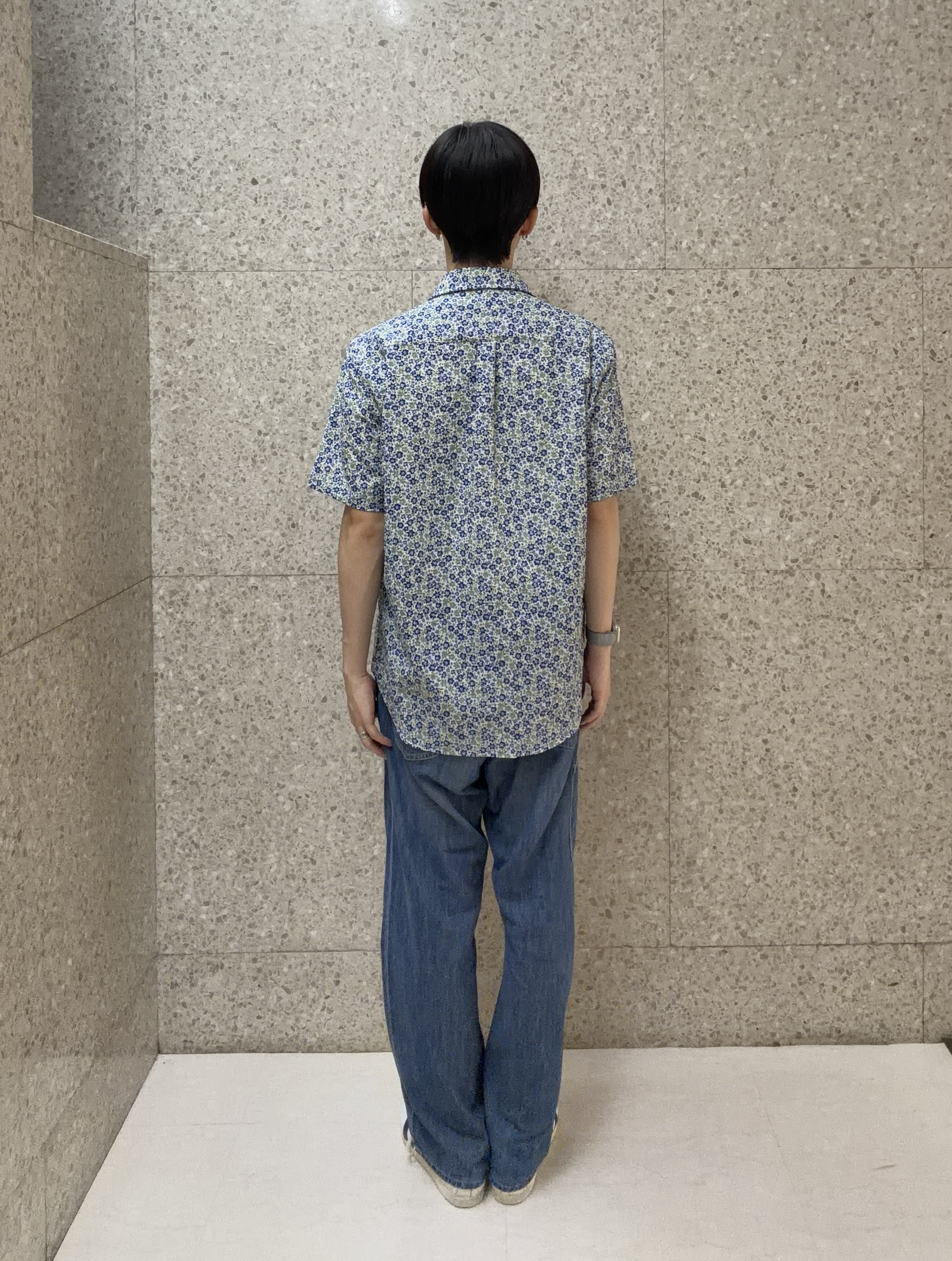 キムラさんの「TAKEO KIKUCHI｜リップル小花シャツ」を使ったコーディネート