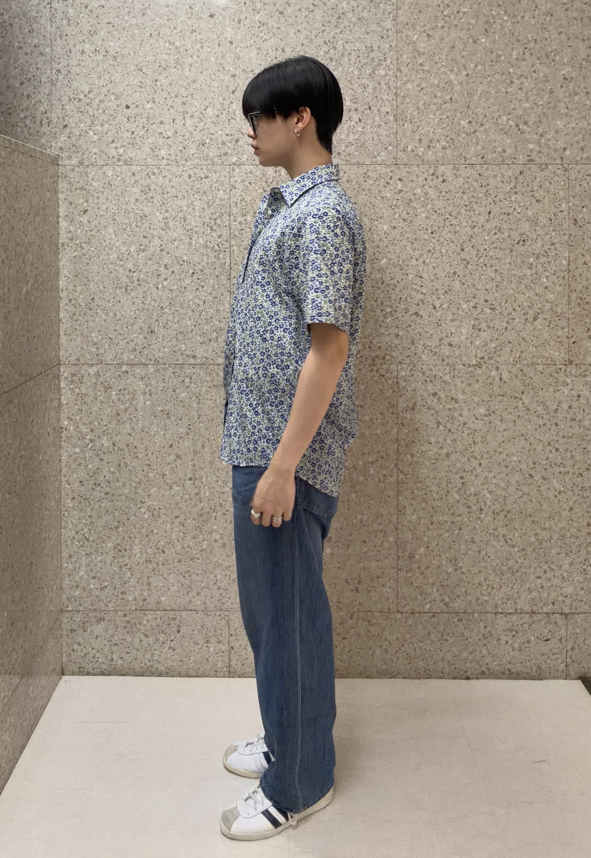 キムラさんの「TAKEO KIKUCHI｜リップル小花シャツ」を使ったコーディネート