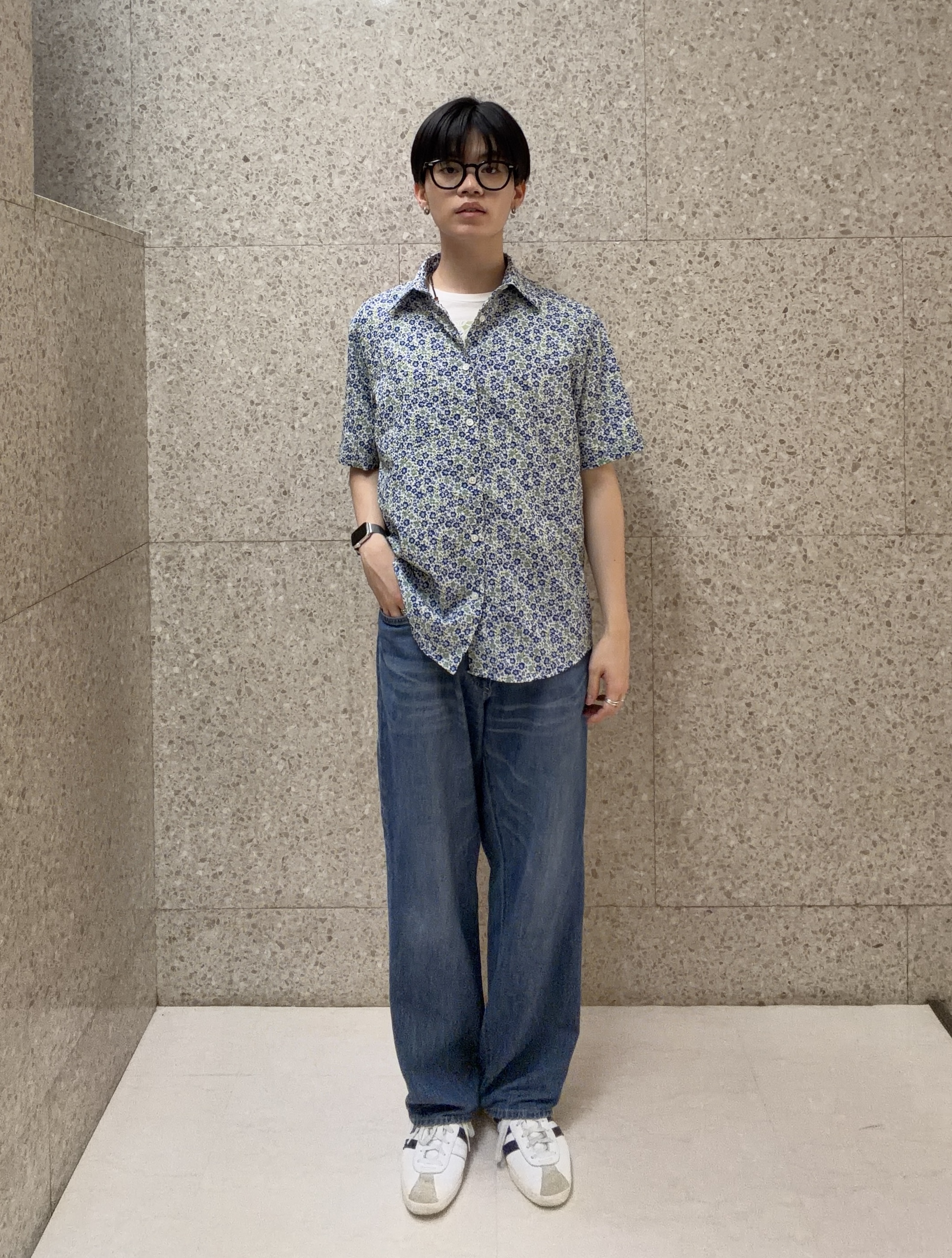 キムラさんの「TAKEO KIKUCHI｜リップル小花シャツ」を使ったコーディネート