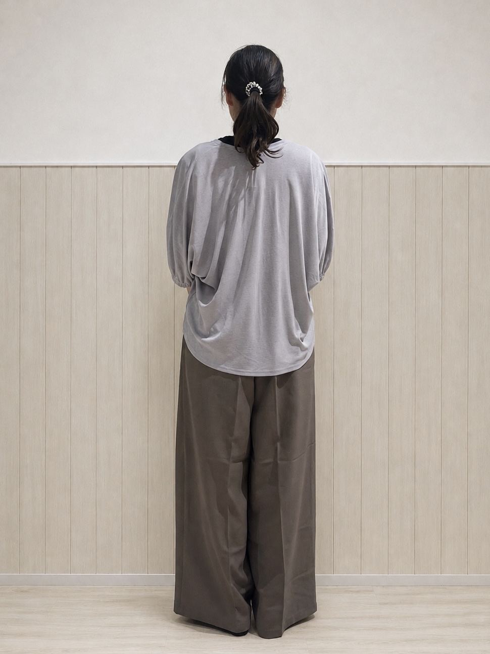 まつみさんの「SHOO･LA･RUE｜【ひんやり/体型カバー】冷房、UV対策で持ってて安心 さらさら五分袖ボレロカーディガン」を使ったコーディネート