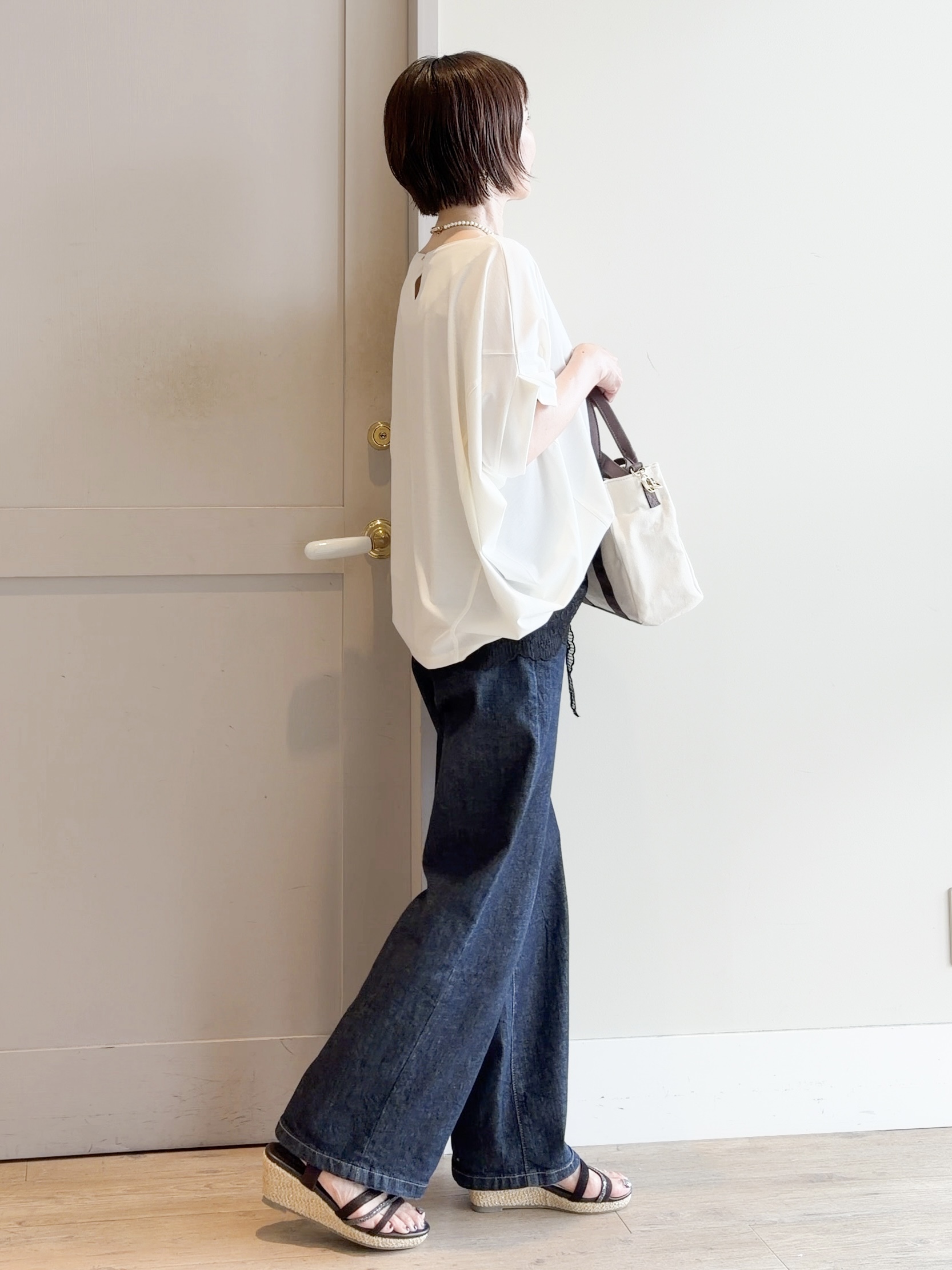 yamakoさんの「grove｜【持続冷感・体型カバー】サテンパイピングドルマンカットソー」を使ったコーディネート