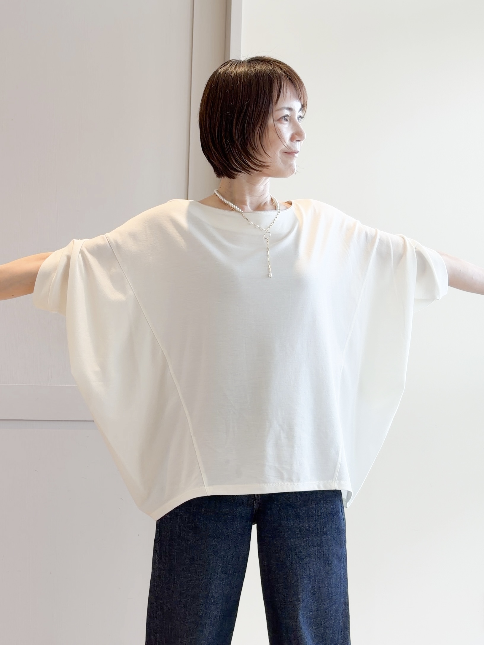 yamakoさんの「grove｜【持続冷感・体型カバー】サテンパイピングドルマンカットソー」を使ったコーディネート