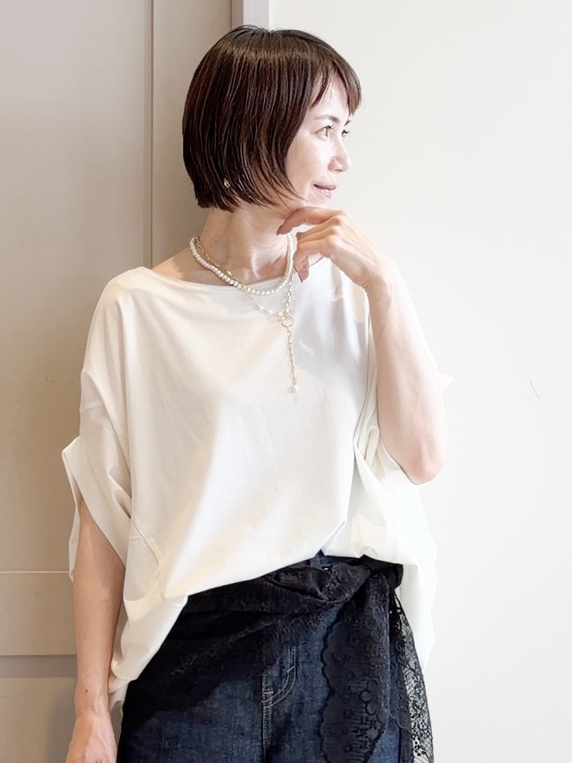 yamakoさんの「grove｜【持続冷感・体型カバー】サテンパイピングドルマンカットソー」を使ったコーディネート