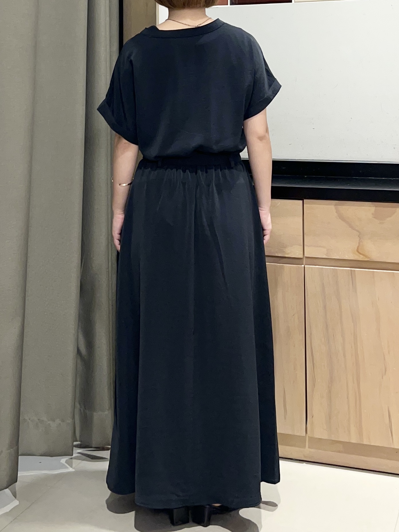 かのさんの「THE SHOP TK｜【M-XL/ひんやり/遮熱】やみつきになる とろみスキッパーワンピース」を使ったコーディネート