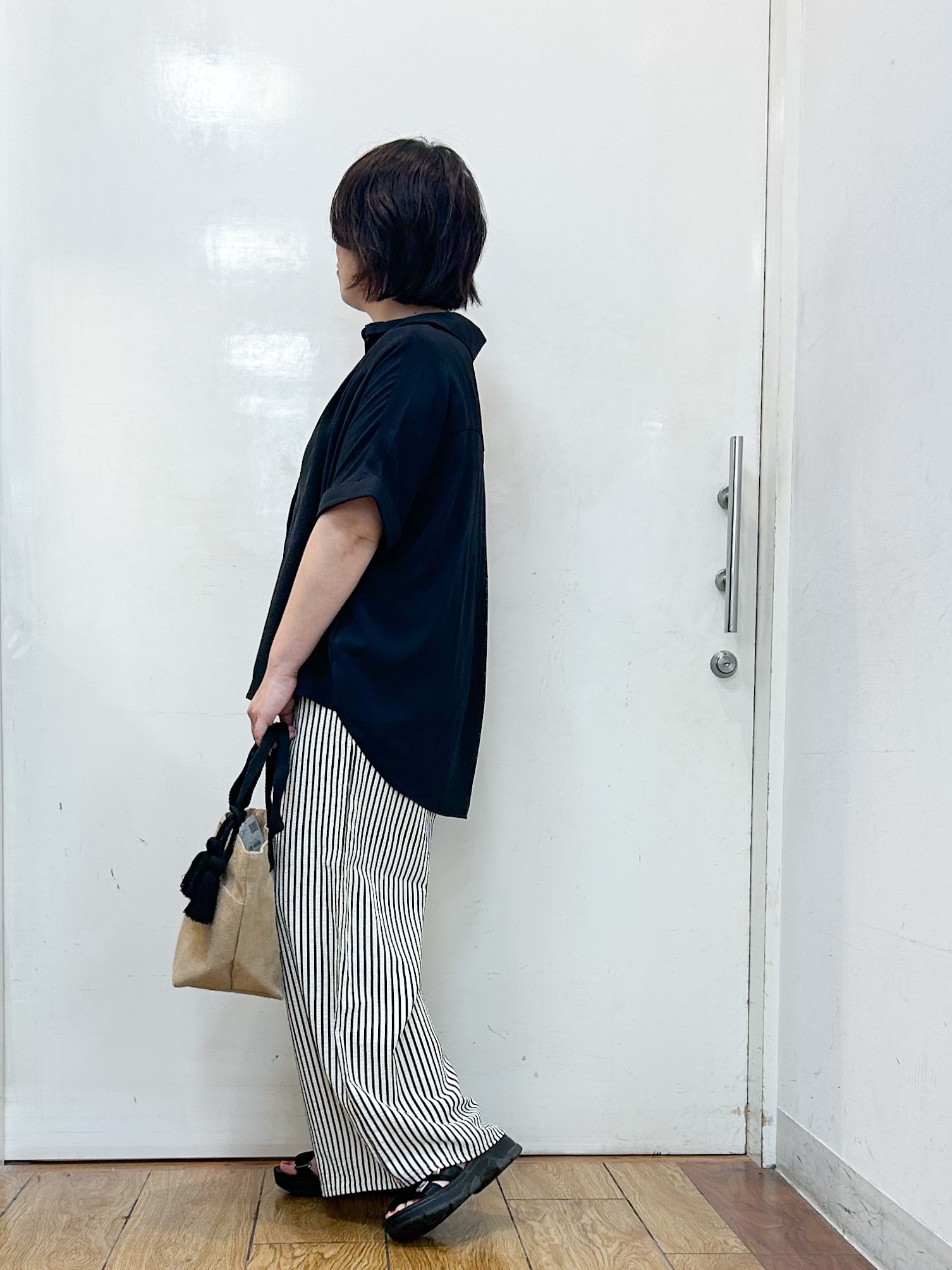 haruさんの「SHOO･LA･RUE｜【ひんやり/洗濯後しわになりにくい/S-LL】着るだけでこなれ見え 二の腕も隠せるデザイン半袖シャツ」を使ったコーディネート