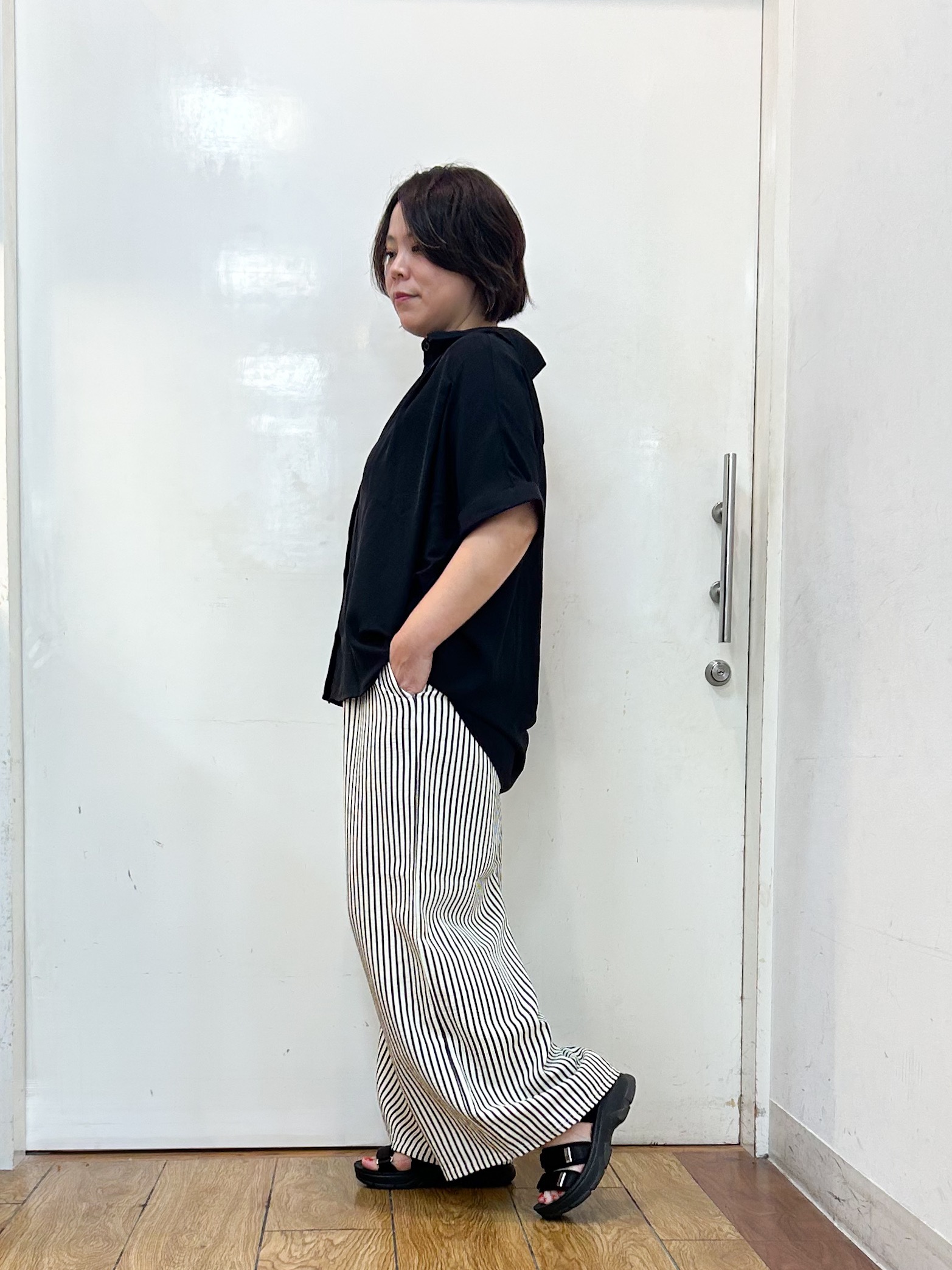 haruさんの「SHOO･LA･RUE｜【ひんやり/洗濯後しわになりにくい/S-LL】着るだけでこなれ見え 二の腕も隠せるデザイン半袖シャツ」を使ったコーディネート