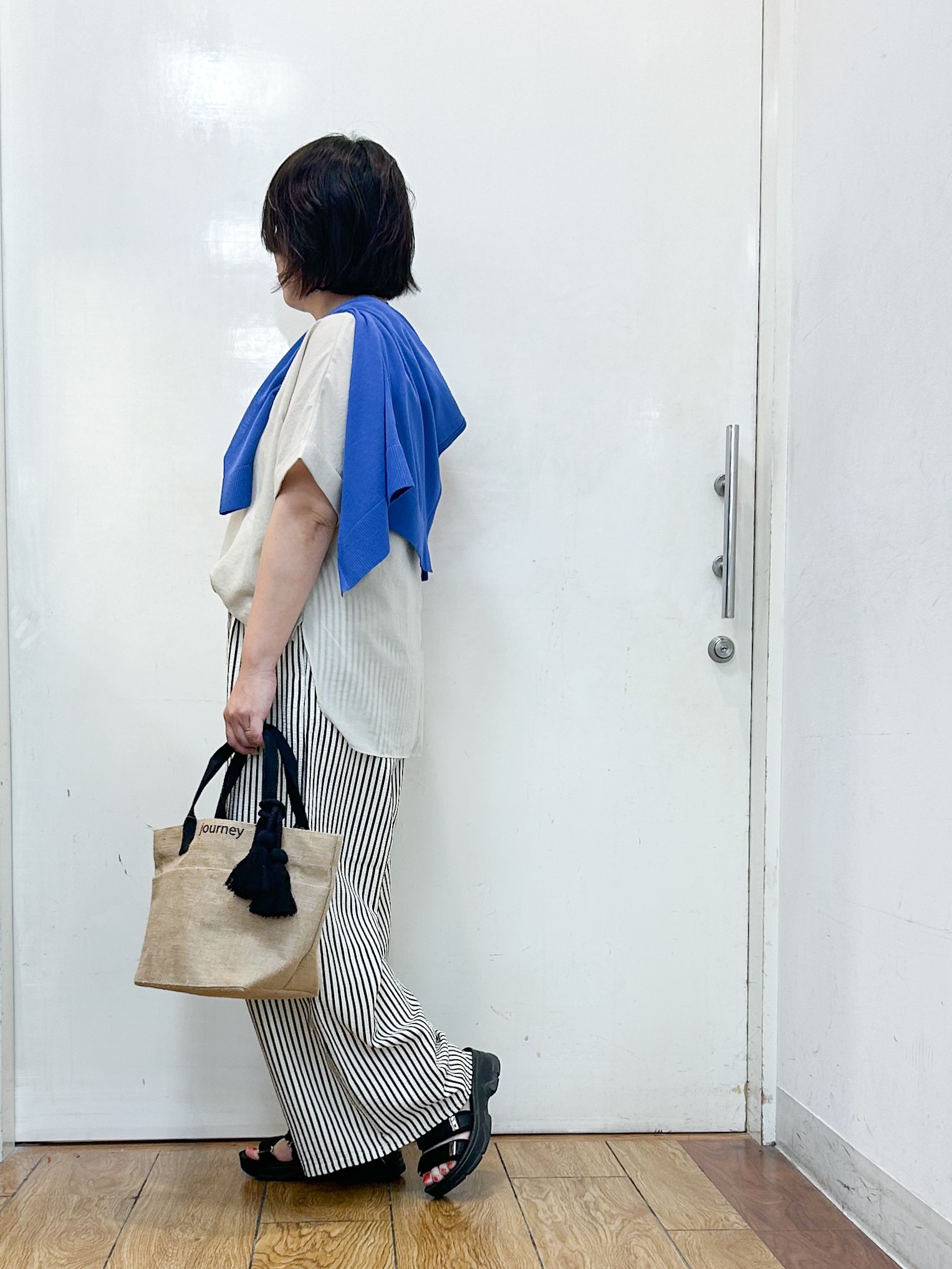 haruさんの「SHOO･LA･RUE｜【ひんやり/洗濯機可/S-LL】オンにもオフにも マルチに使えるボタンレスカーディガン」を使ったコーディネート