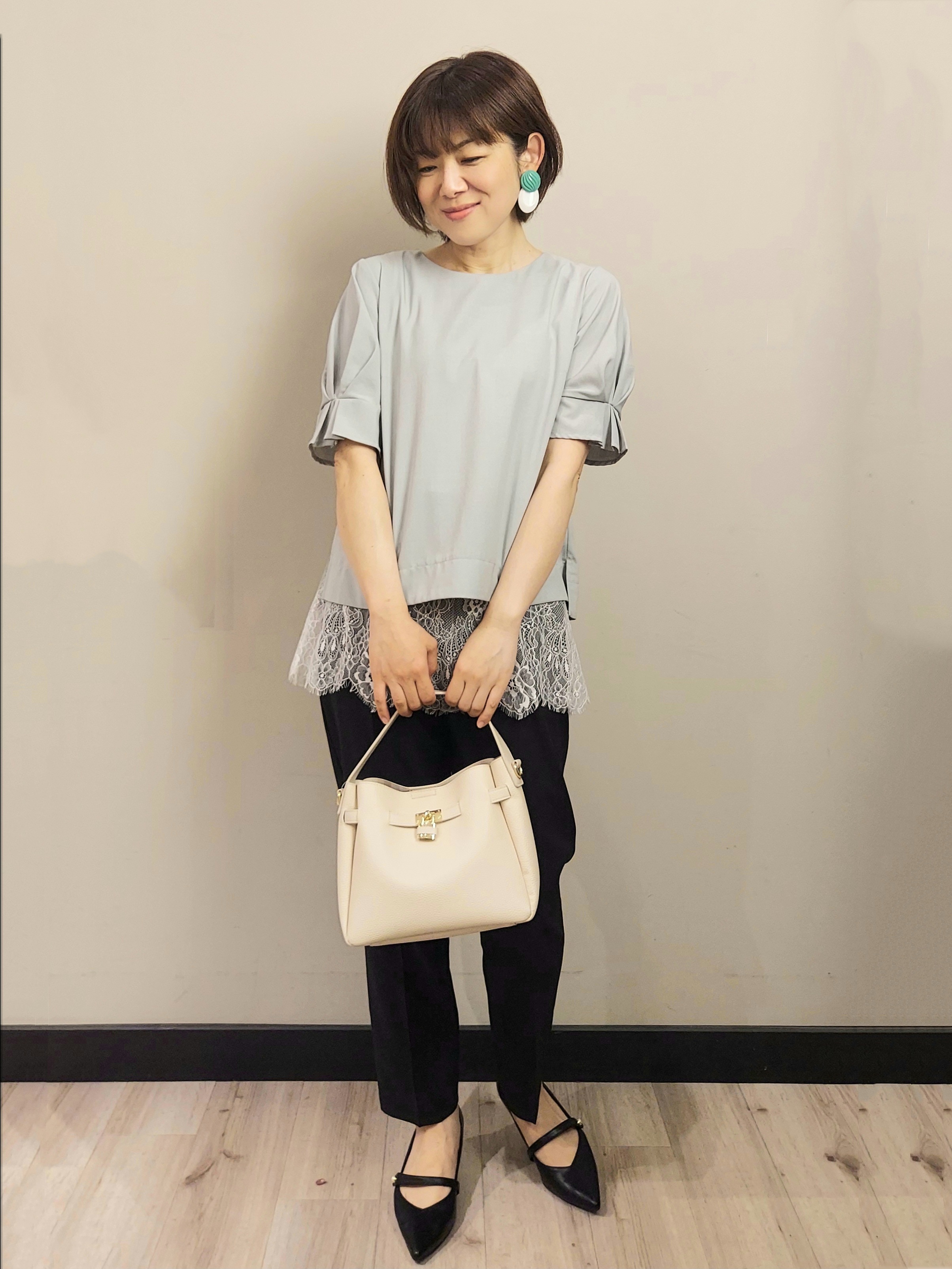 MAKIさんの「index｜【接触冷感／吸水速乾】タックパフスリーブブラウス《防シワ／洗濯機OK／XS～3L／8col》」を使ったコーディネート