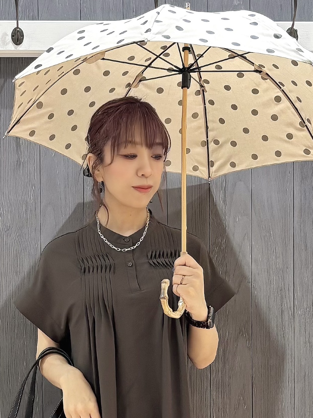 meiさんの「SHOO･LA･RUE｜【S-LL/洗濯機可】ピンタックデザインがサマ見え Aラインワンピース」を使ったコーディネート