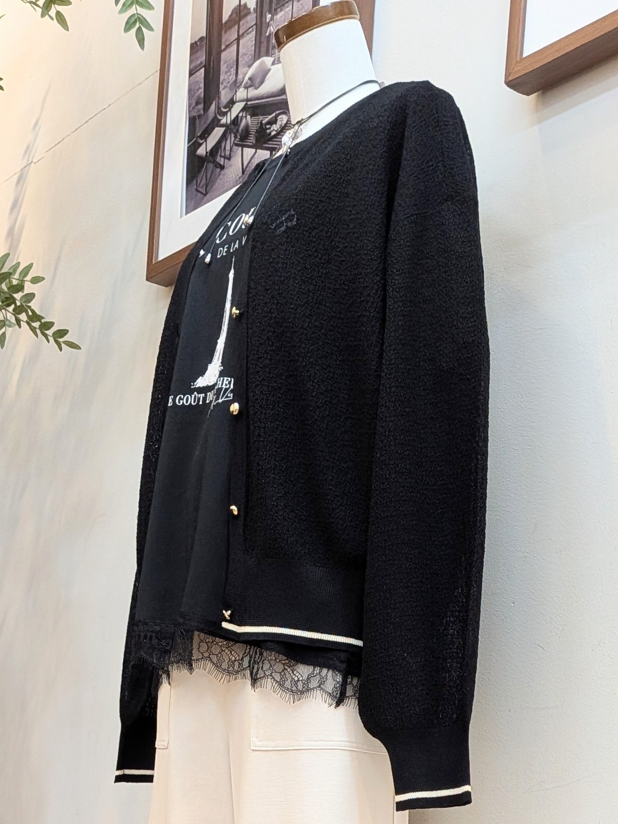 うっちーさんの「SHOO･LA･RUE｜【S-LL/洗濯機可】さらっとタッチ ほんのりシアーカーディガン」を使ったコーディネート