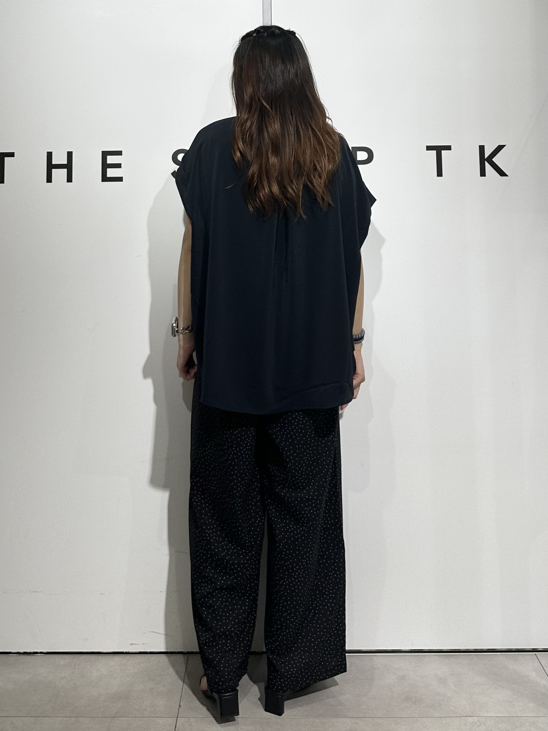 cottonさんの「THE SHOP TK｜【ひんやり/遮熱/セットアップ可】やみつきになる とろみバンドカラーブラウス」を使ったコーディネート