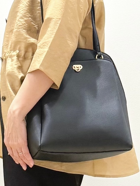 Lilyさんの「grove｜5分袖ver登場！【体型カバー・洗える】シアーサファリシャツジャケット」を使ったコーディネート