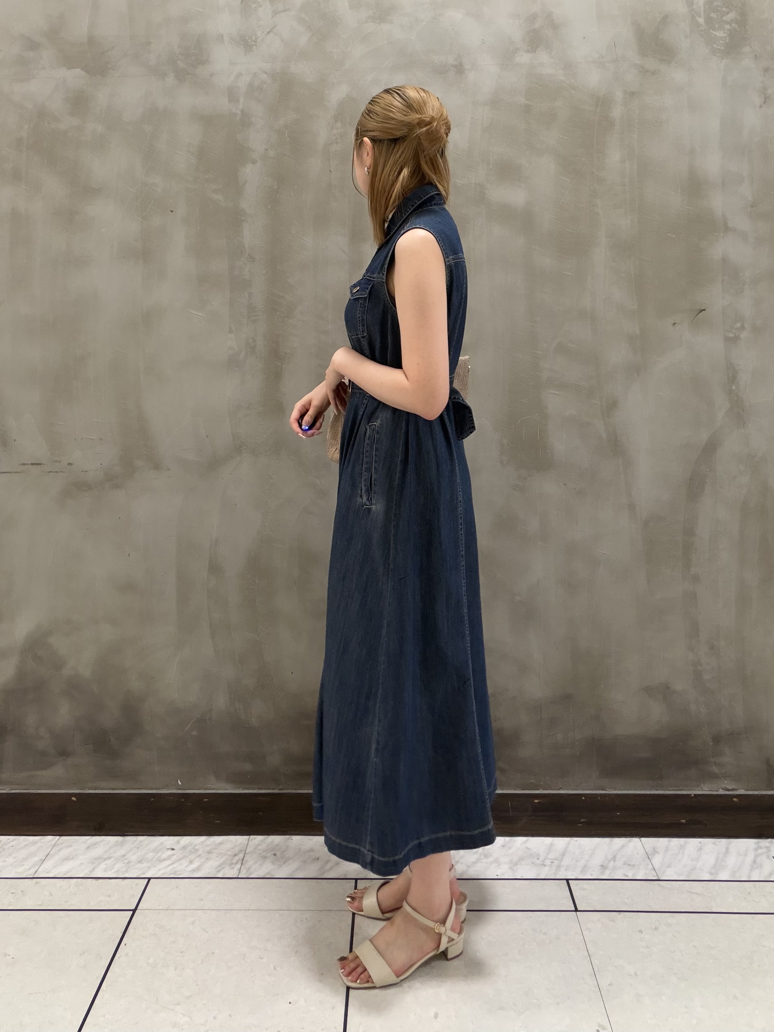 maiさんの「grove｜大人気！デニムフレアワンピース」を使ったコーディネート
