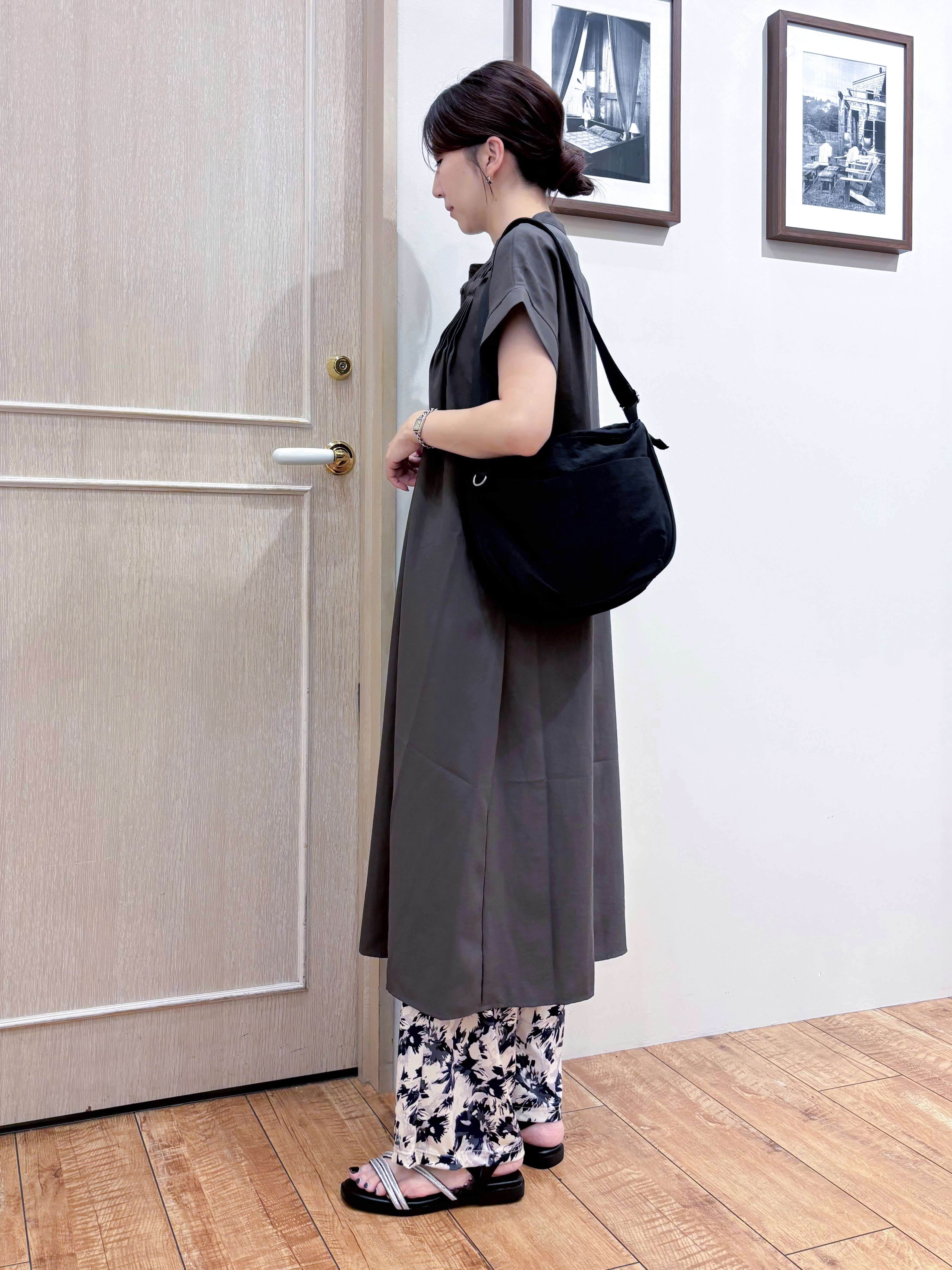 なみさんの「SHOO･LA･RUE｜【S-LL/洗濯機可】ピンタックデザインがサマ見え Aラインワンピース」を使ったコーディネート