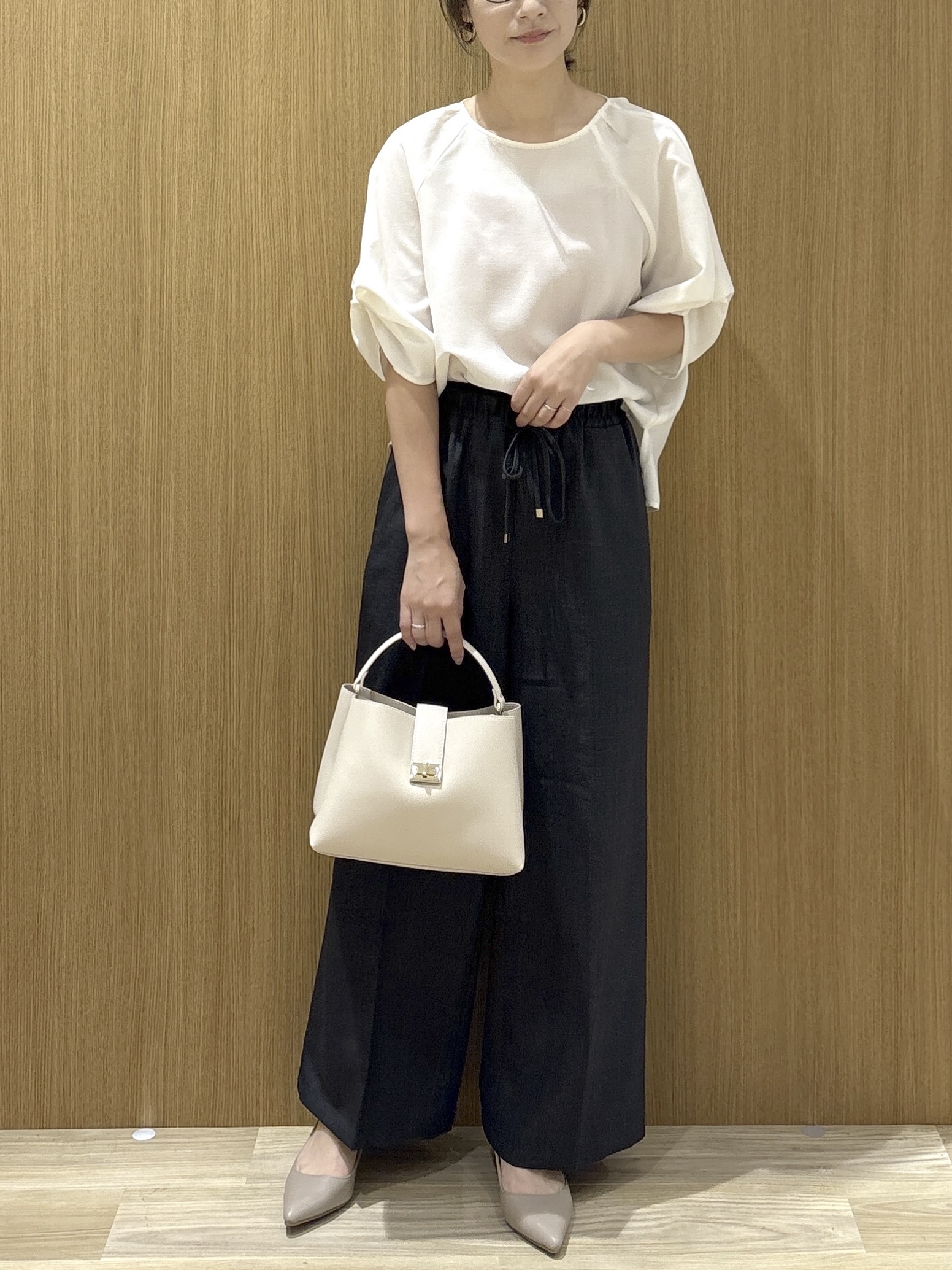 たけねぇさんの「OPAQUE.CLIP｜【接触冷感／吸水速乾】リネンライク タックスリーブブラウス《セットアップ対応／洗濯機OK》」を使ったコーディネート