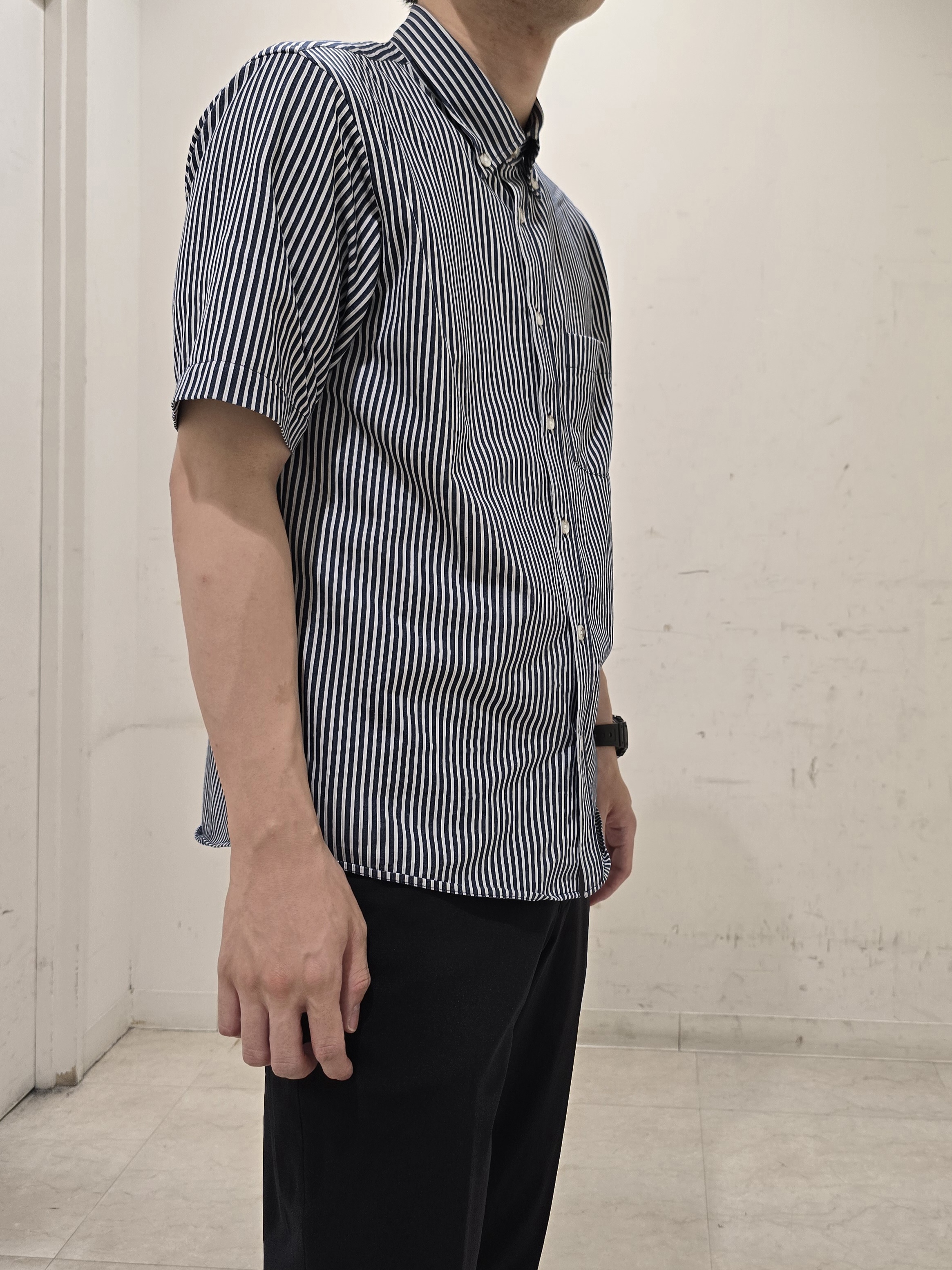 白木駆さんの「TAKEO KIKUCHI｜【360&deg;ストレッチ/軽量】None Of Stress ライト パンツ（セットアップ対応）」を使ったコーディネート