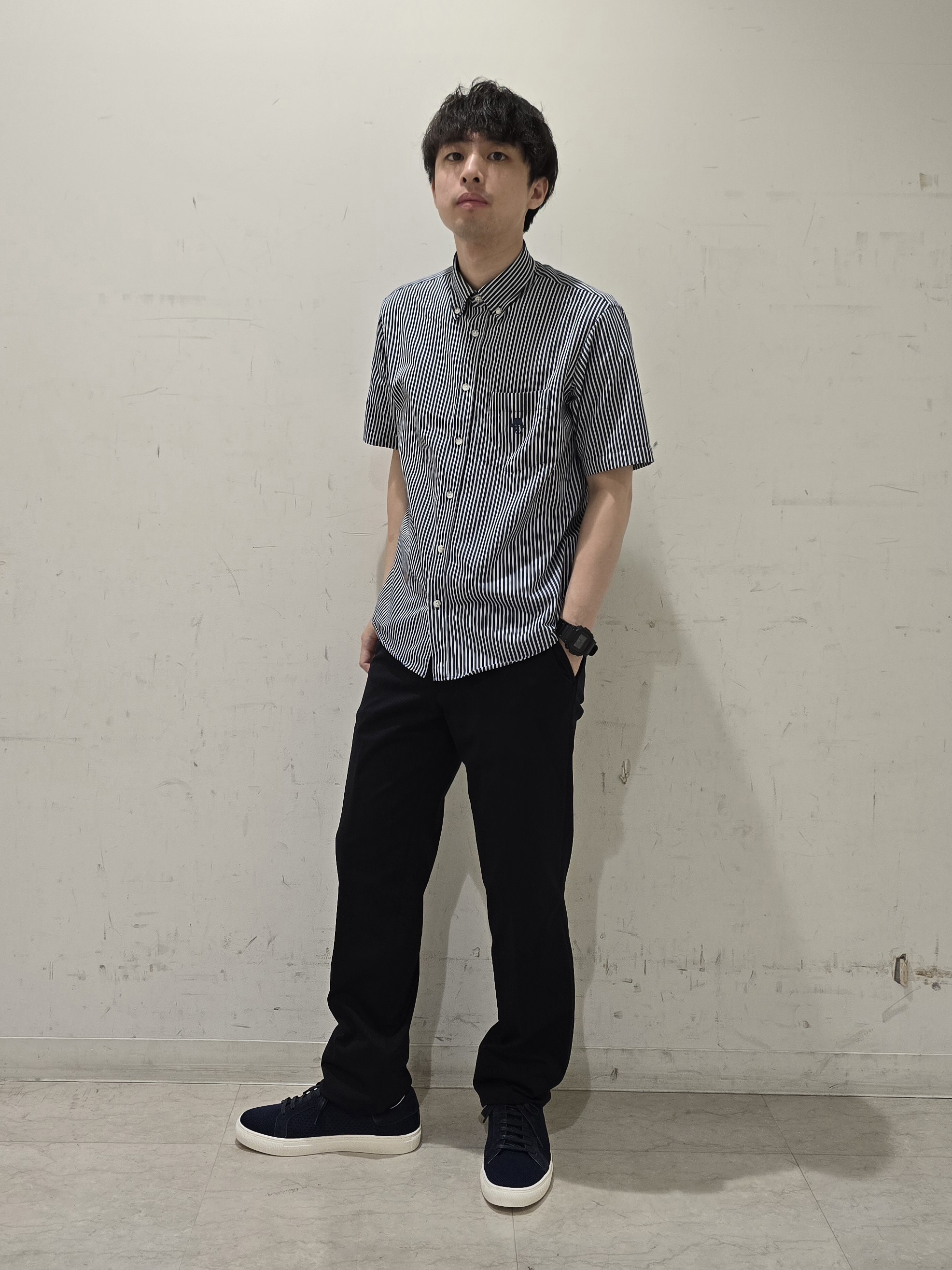 白木駆さんの「TAKEO KIKUCHI｜【360&deg;ストレッチ/軽量】None Of Stress ライト パンツ（セットアップ対応）」を使ったコーディネート