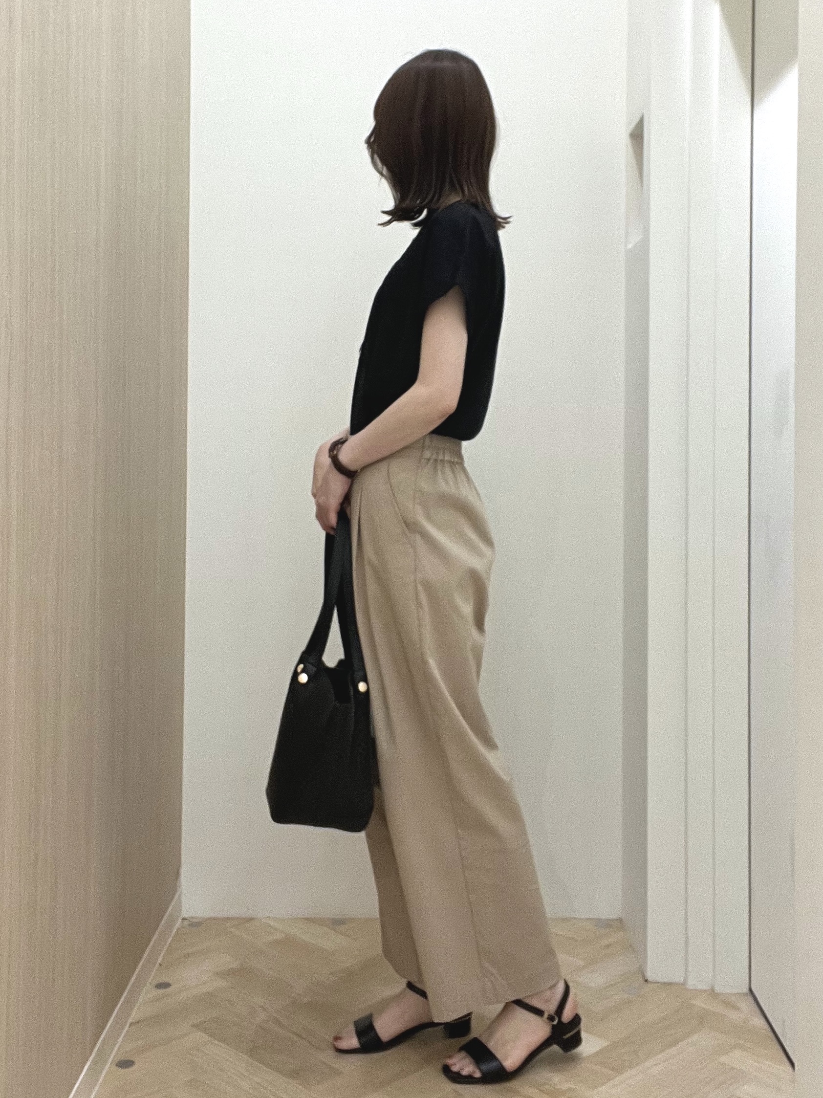  おまつさんの「grove｜【持続冷感】ひんやりポンチシリーズ／フロントレースドルマンカットソー」を使ったコーディネート