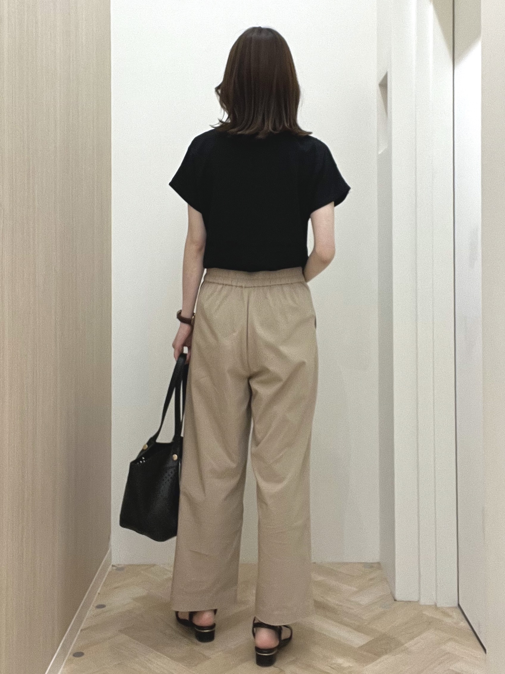  おまつさんの「grove｜【持続冷感】ひんやりポンチシリーズ／フロントレースドルマンカットソー」を使ったコーディネート