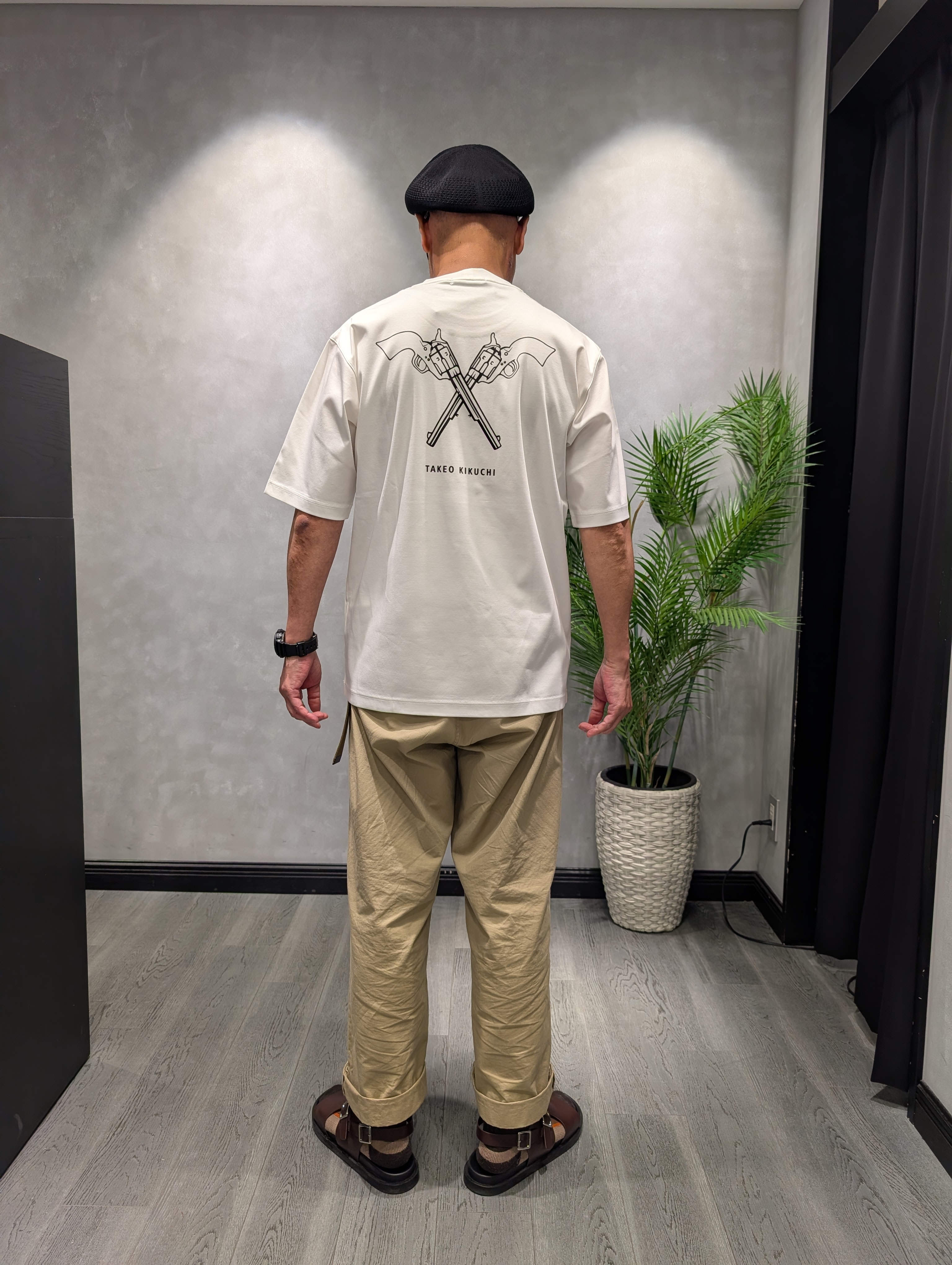 三谷義勝さんの「TAKEO KIKUCHI｜【日本製】JFP DotAir（R）サッカー7分袖シャツ」を使ったコーディネート