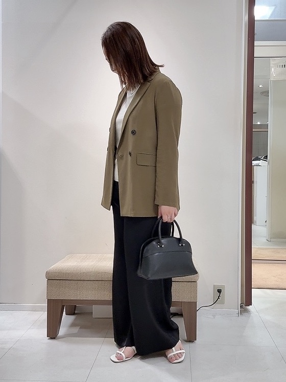 YUIさんの「UNTITLED｜【セットアップ可/接触冷感/通気性】ドライシアーダブルジャケット」を使ったコーディネート