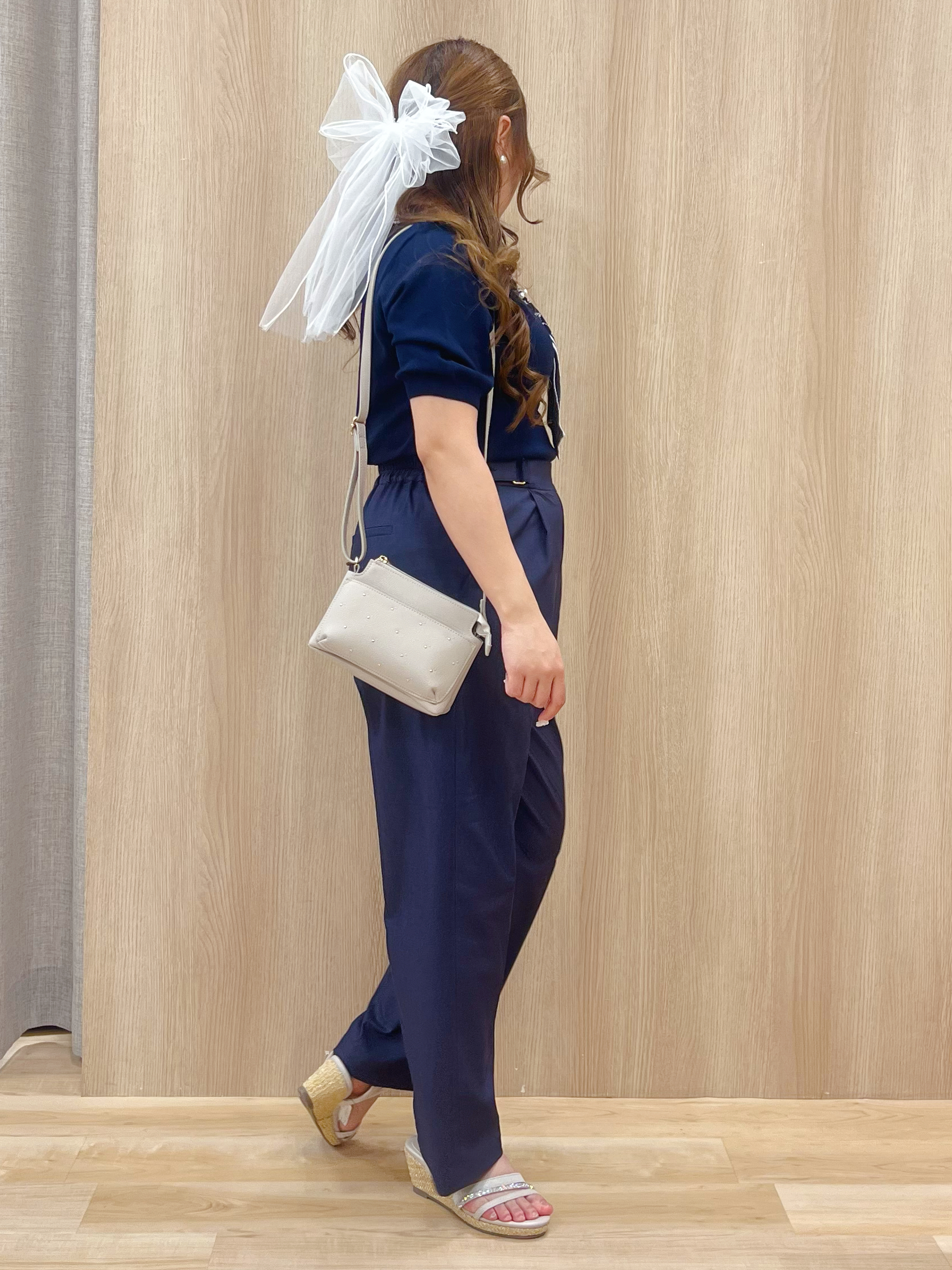 みことさんの「grove｜【大人気アイテム5分袖で登場！】スカーフ柄ボウタイ五分袖ニットプルオーバ―」を使ったコーディネート