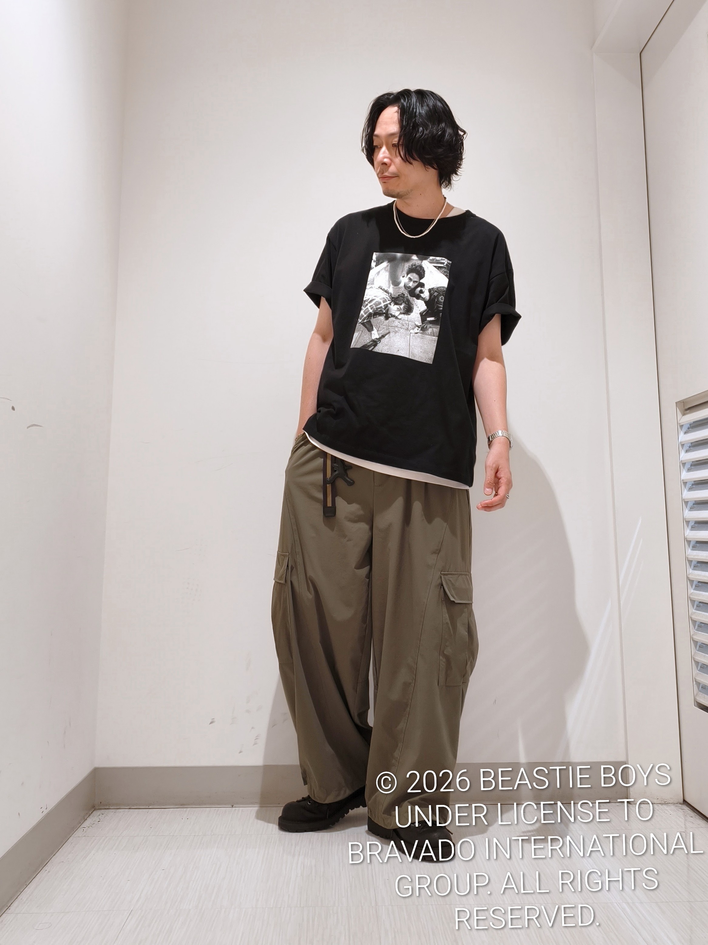 テラシンさんの「tk.TAKEO KIKUCHI｜カッティングカーゴパンツ」を使ったコーディネート