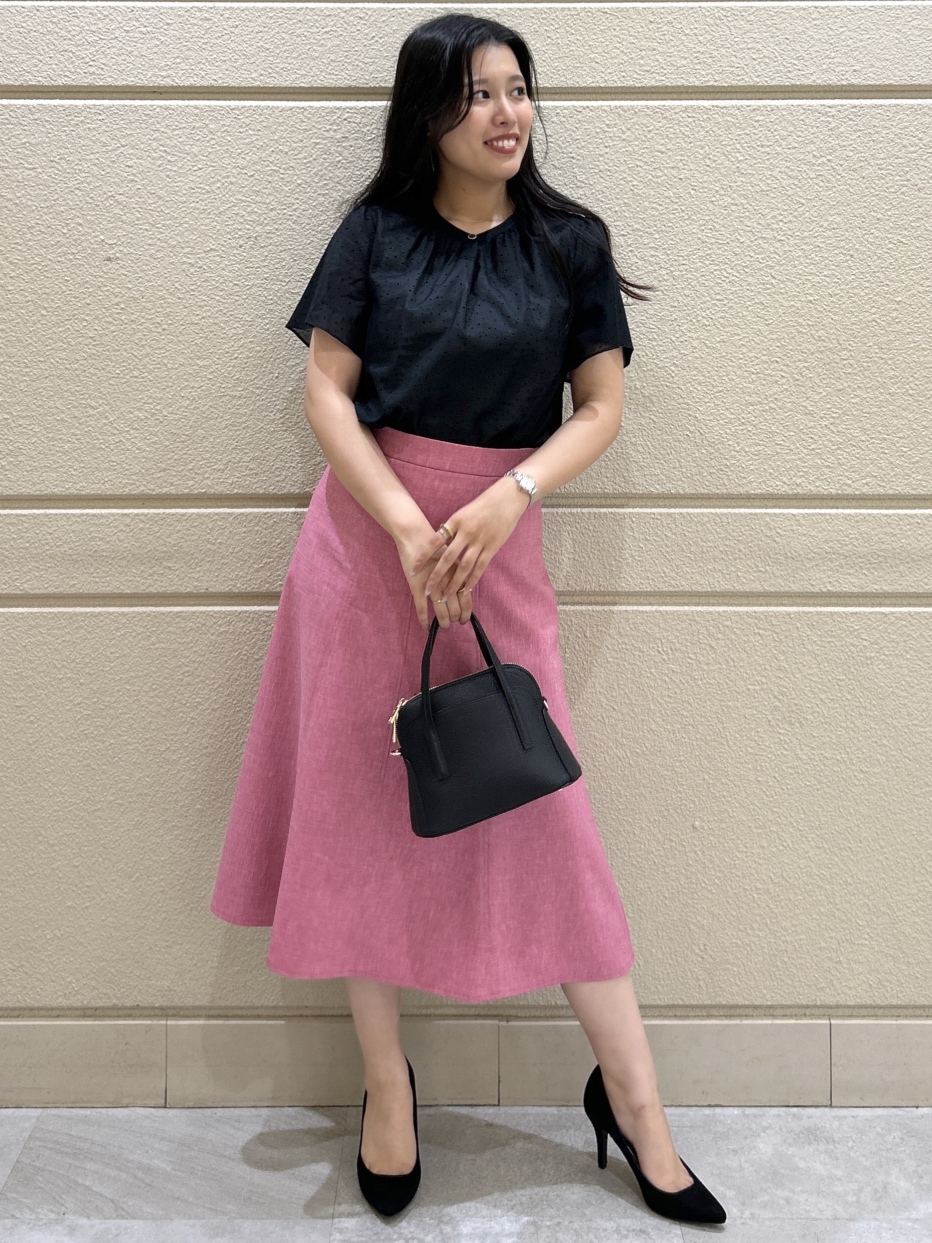 Momokaさんの「COUP DE CHANCE｜【手洗い可／日本製】ドット柄フロッキープリントブラウス」を使ったコーディネート