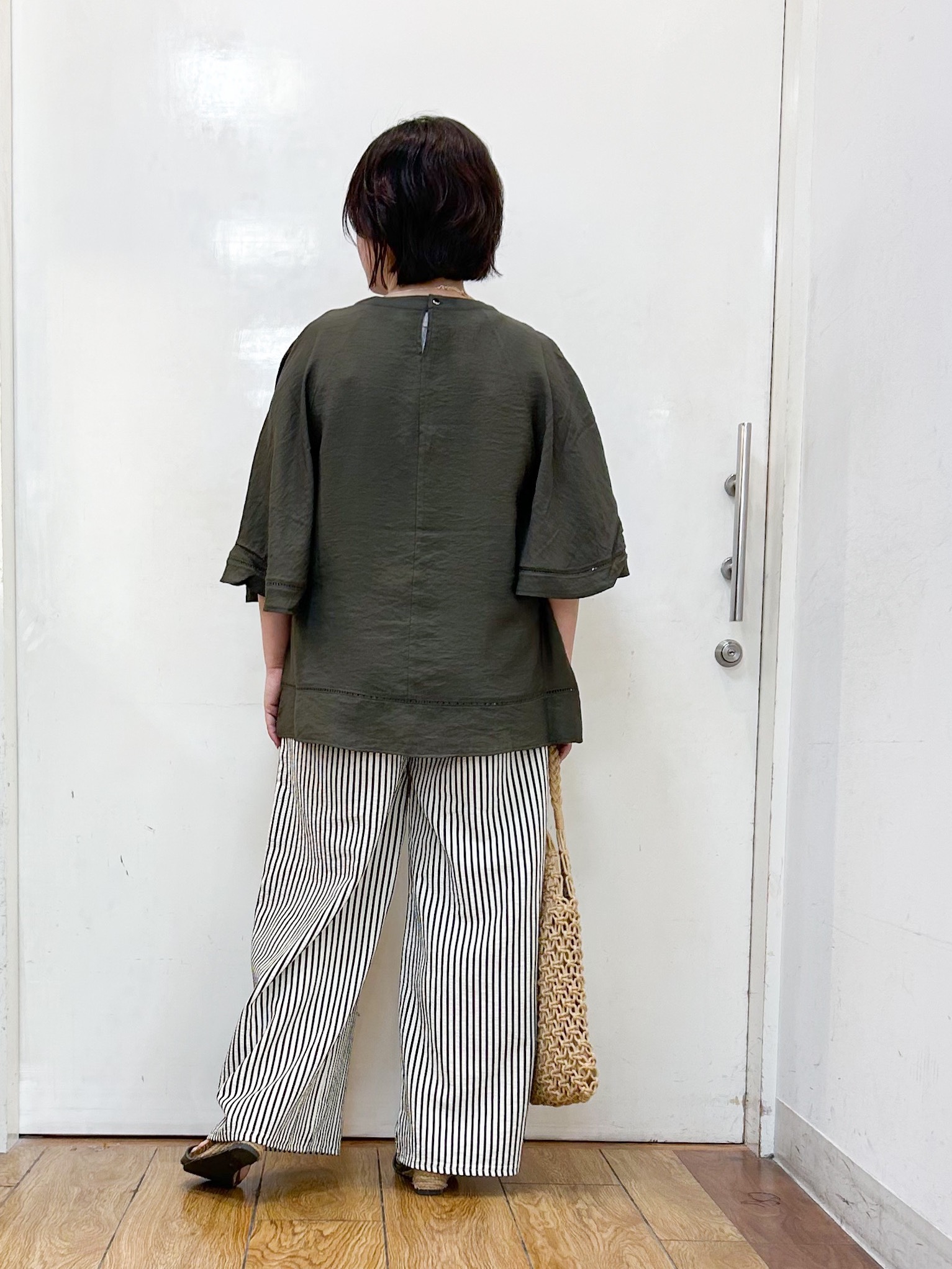 haruさんの「SHOO･LA･RUE｜【ひんやり/S-LL/洗濯機可】体型カバー ふんわりスラブポンチョ風ブラウス」を使ったコーディネート