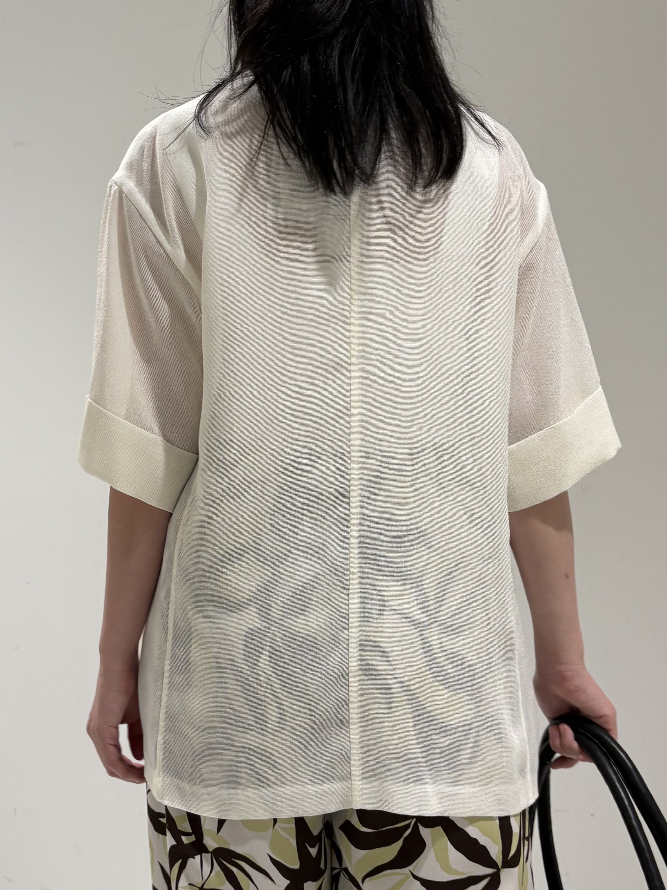 momokoさんの「INDIVI｜【洗える／メッシュ素材／SETUP可能】半袖シアージャケット」を使ったコーディネート