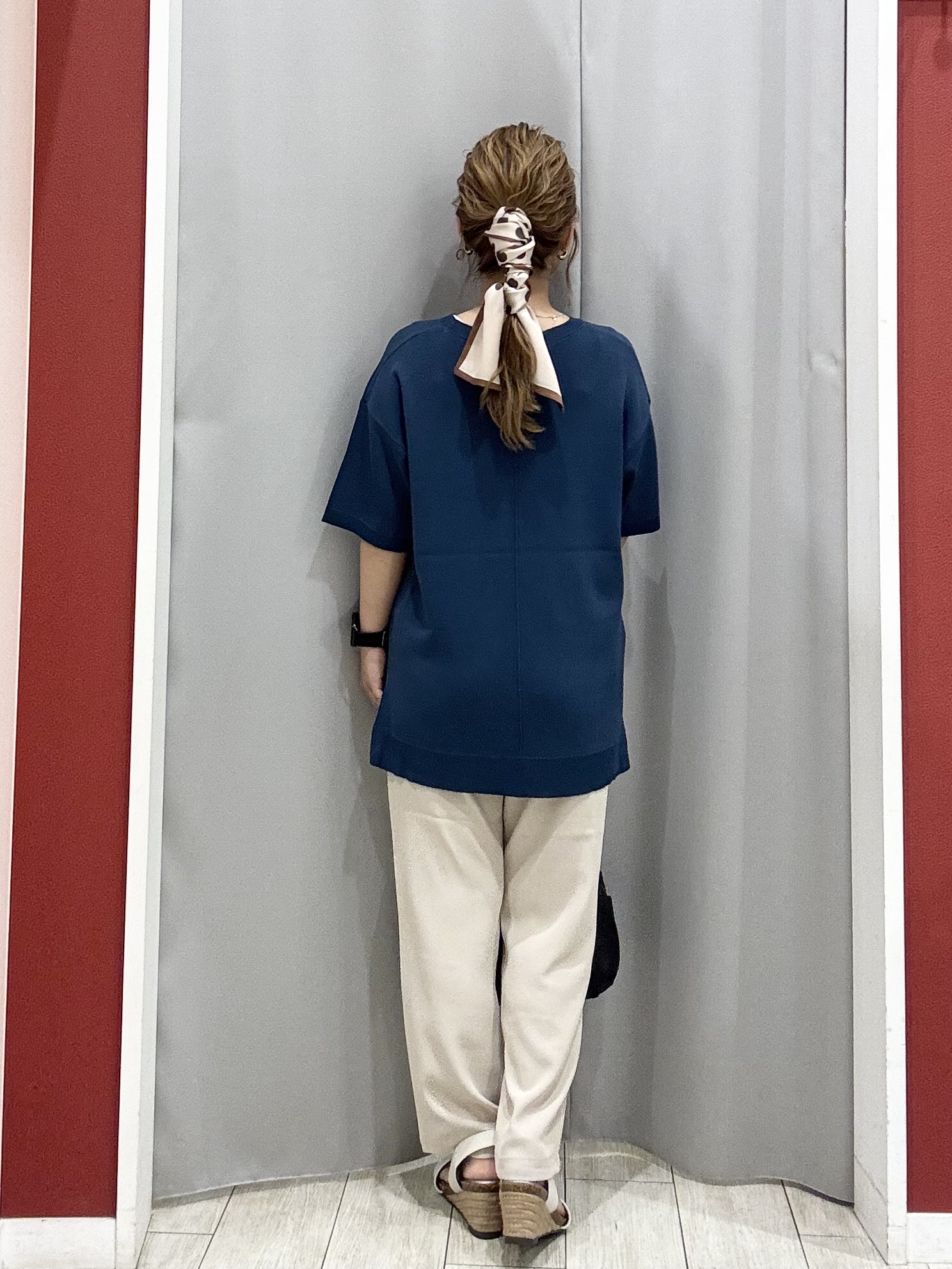 shioさんの「SHOO･LA･RUE｜【ひんやり/UV/洗濯機可/S-LL】毛玉になりにくい シャツレイヤード風 半袖ニット」を使ったコーディネート