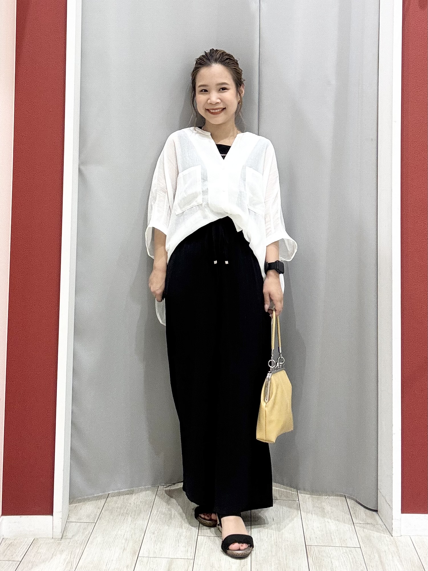 shioさんの「SHOO･LA･RUE｜【洗濯機可/選べる6色】ナチュラルな風合いが魅力 ゆったり楊柳シアードルマンブラウス」を使ったコーディネート