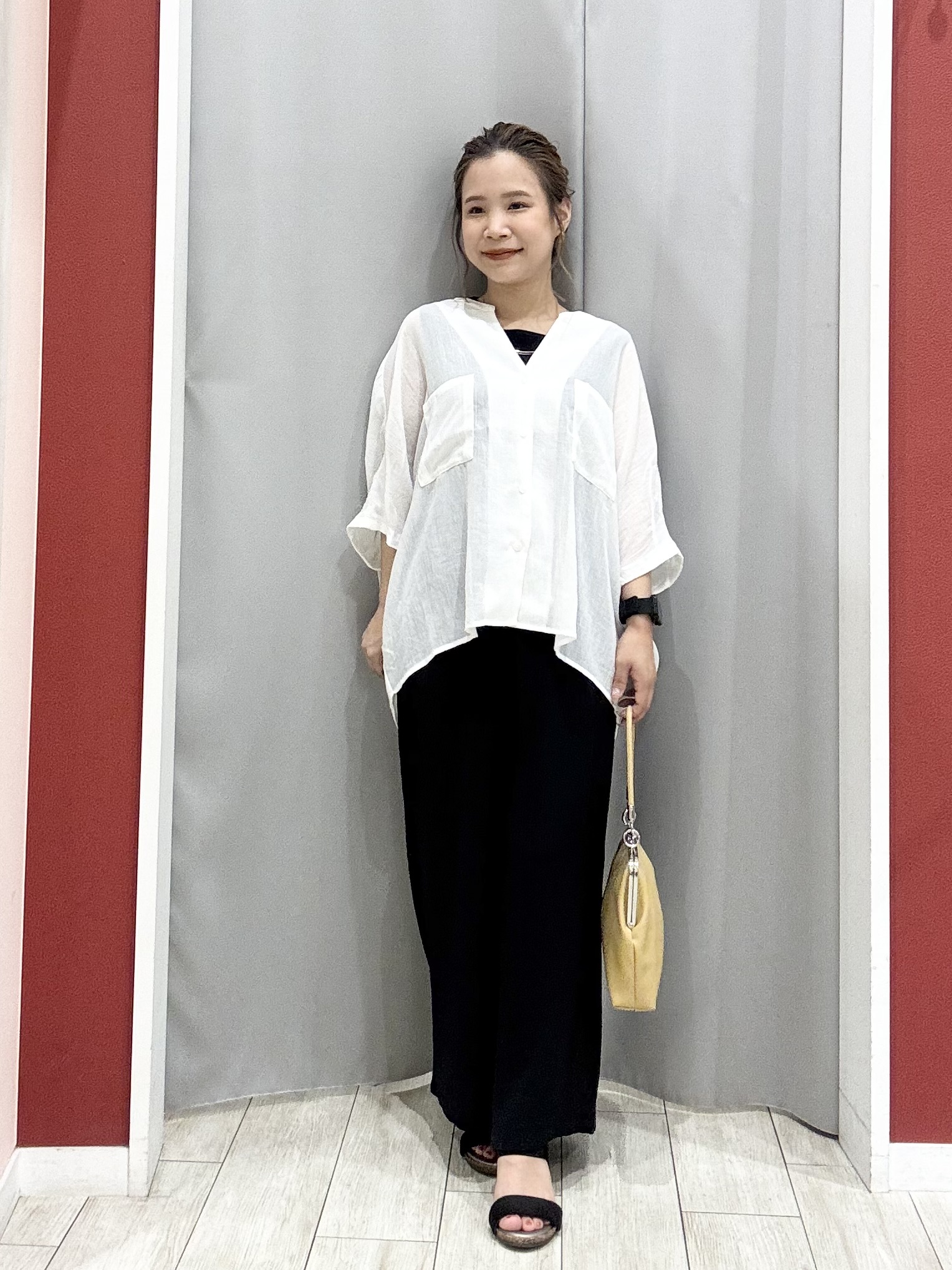 shioさんの「SHOO･LA･RUE｜【洗濯機可/選べる6色】ナチュラルな風合いが魅力 ゆったり楊柳シアードルマンブラウス」を使ったコーディネート